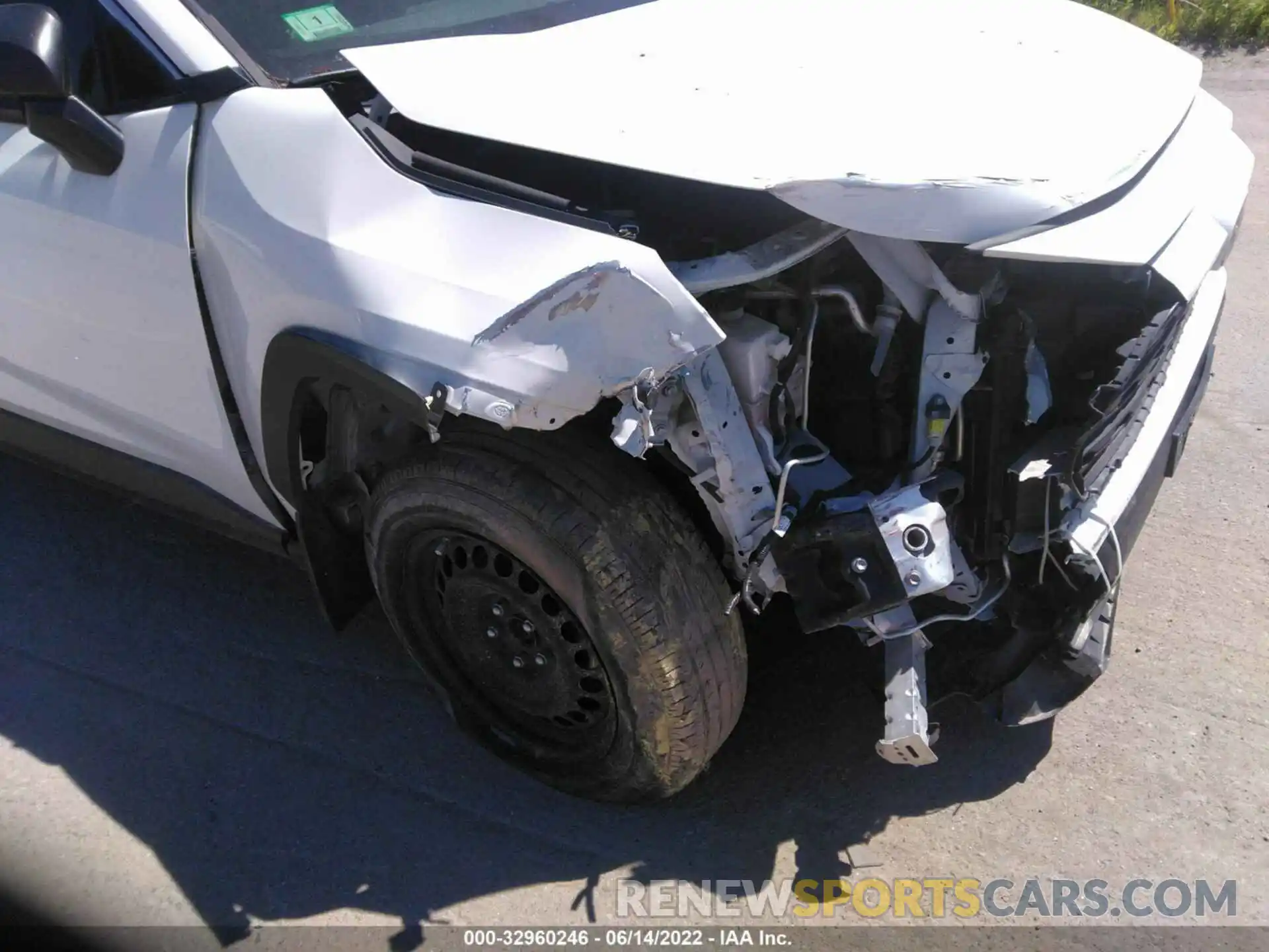 6 Photograph of a damaged car JTMF1RFV4KJ013667 TOYOTA RAV4 2019