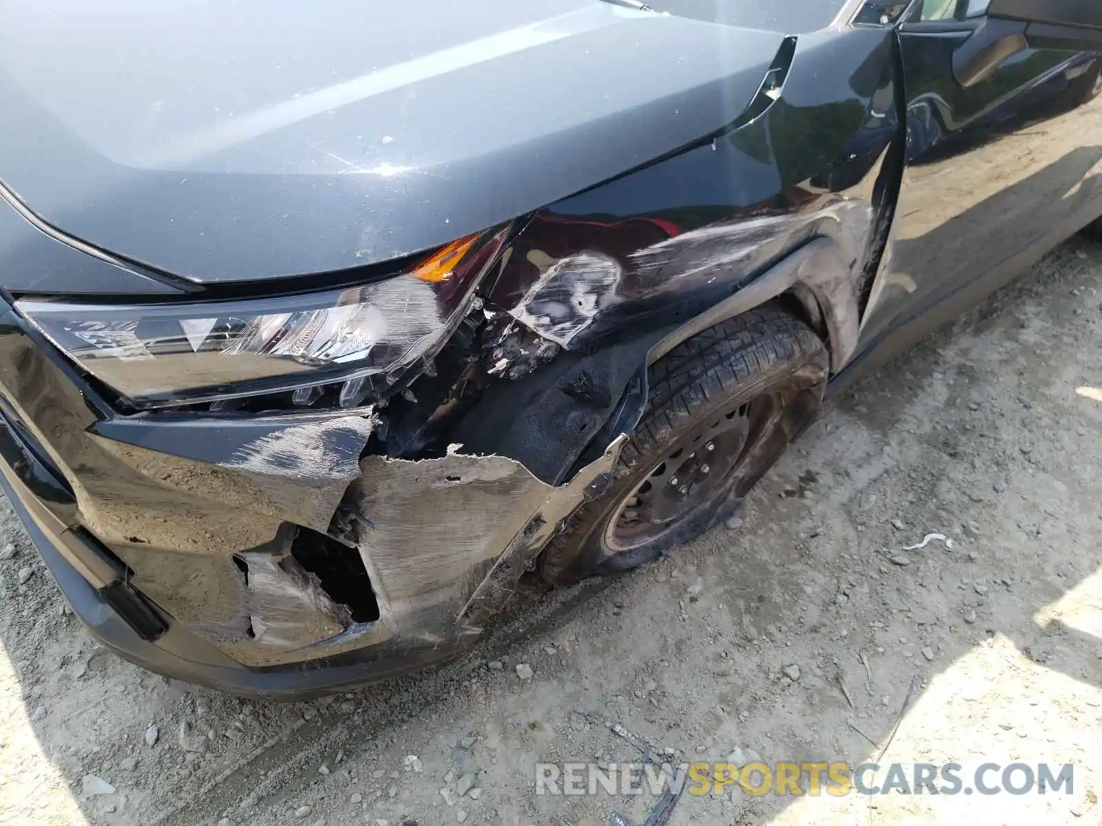 9 Photograph of a damaged car JTMF1RFV4KJ016360 TOYOTA RAV4 2019