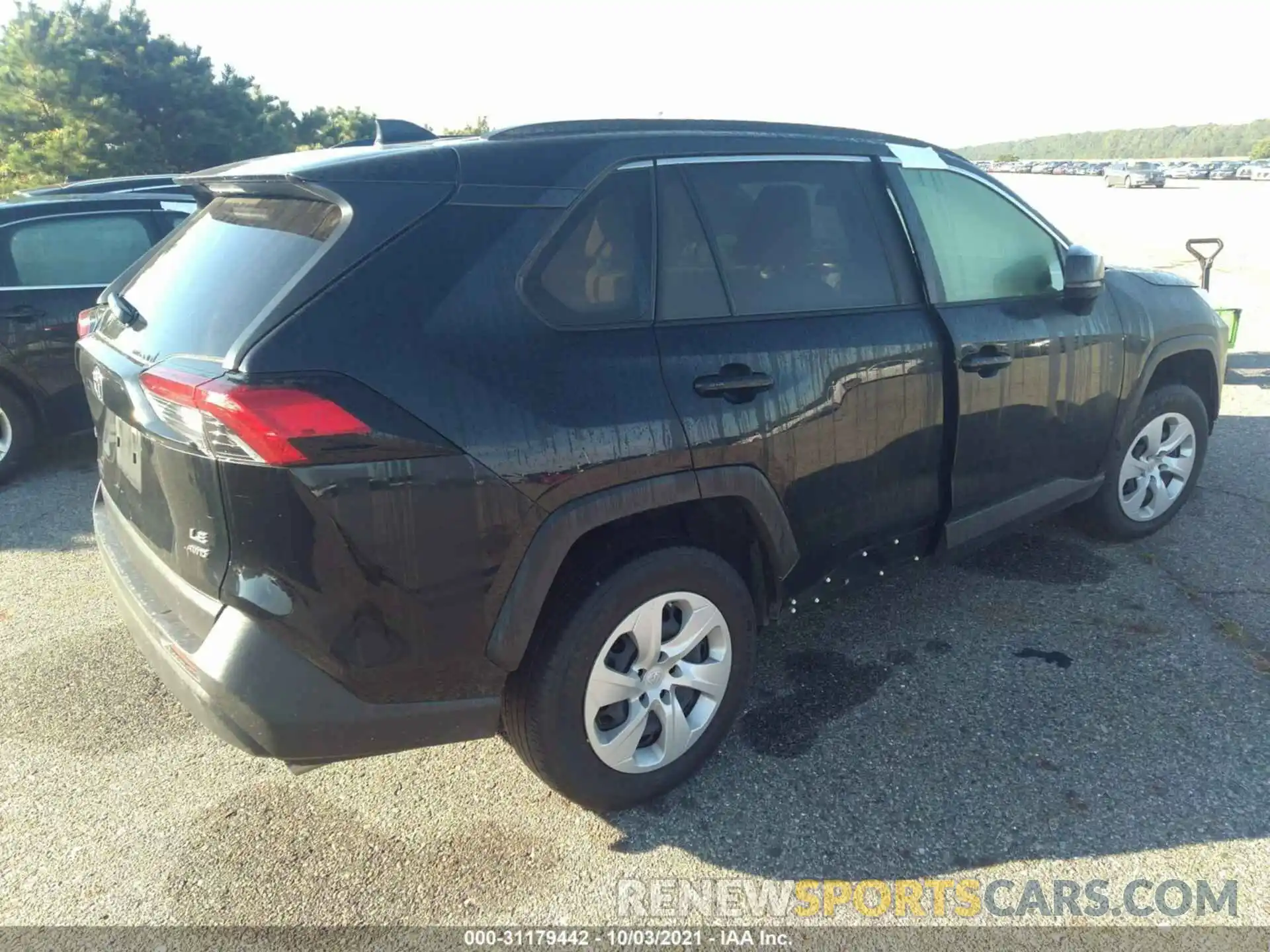 4 Photograph of a damaged car JTMF1RFV5KD017399 TOYOTA RAV4 2019