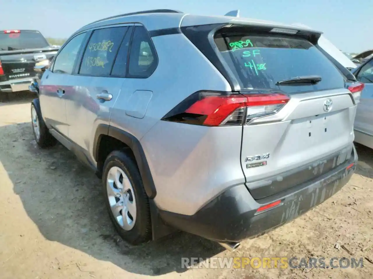 3 Фотография поврежденного автомобиля JTMF1RFV5KD032792 TOYOTA RAV4 2019