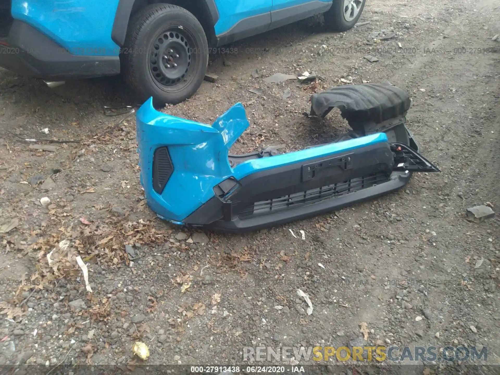 11 Photograph of a damaged car JTMF1RFV5KJ005237 TOYOTA RAV4 2019