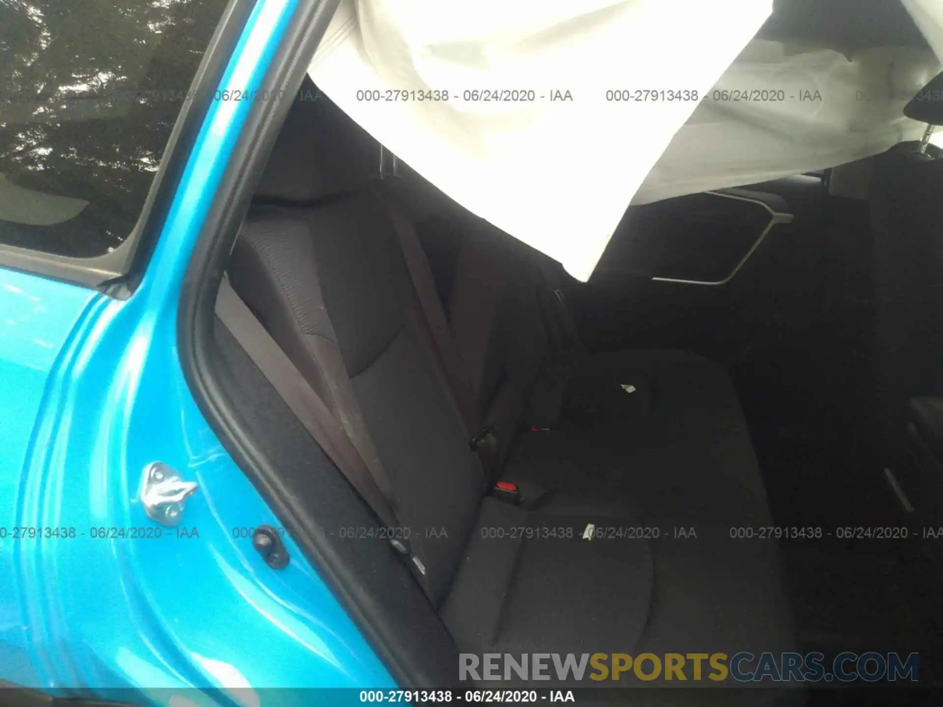 8 Photograph of a damaged car JTMF1RFV5KJ005237 TOYOTA RAV4 2019