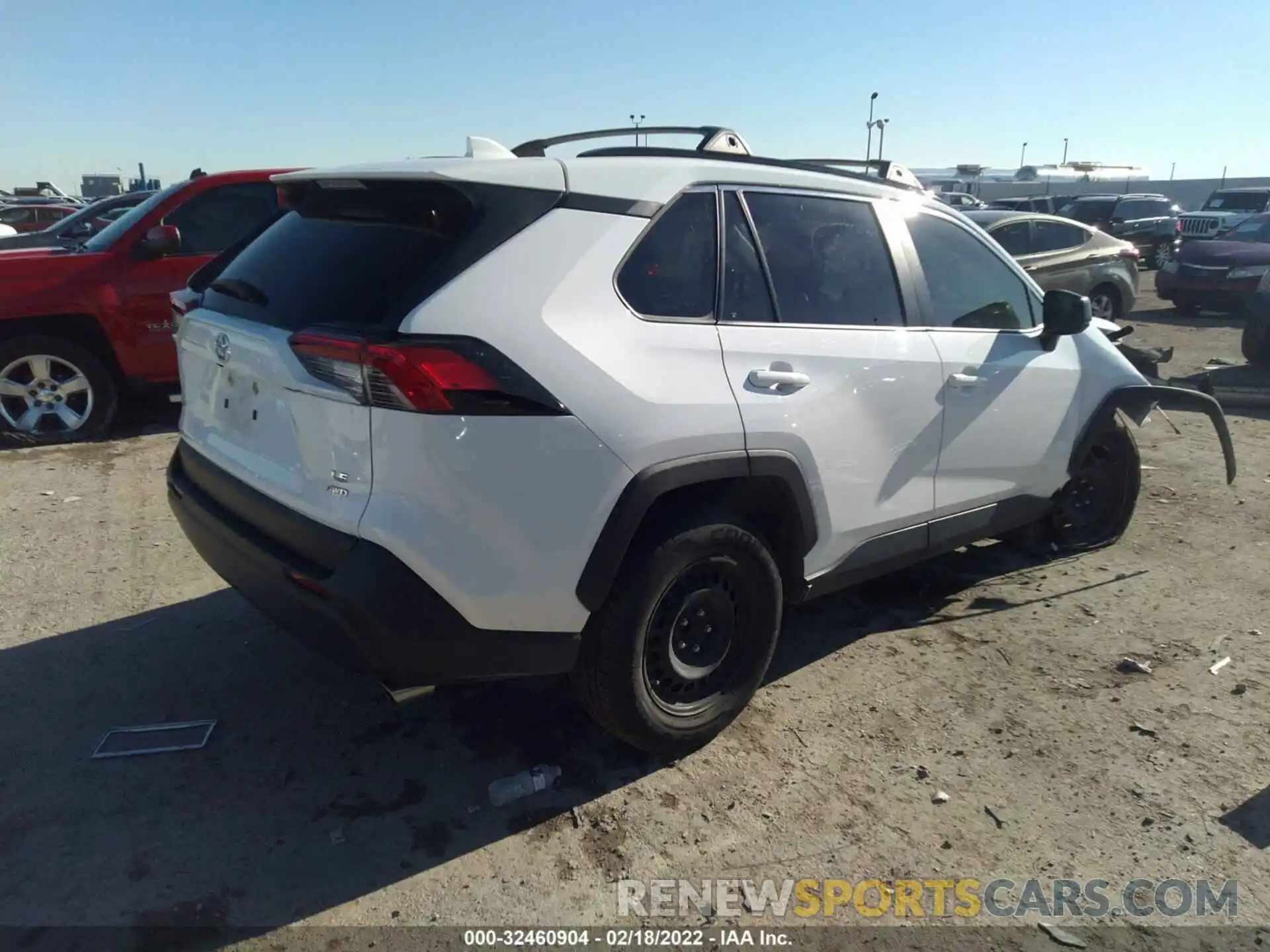 4 Photograph of a damaged car JTMF1RFV5KJ006033 TOYOTA RAV4 2019