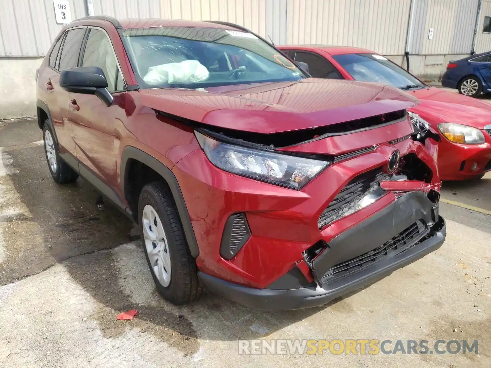 1 Photograph of a damaged car JTMF1RFV5KJ012818 TOYOTA RAV4 2019