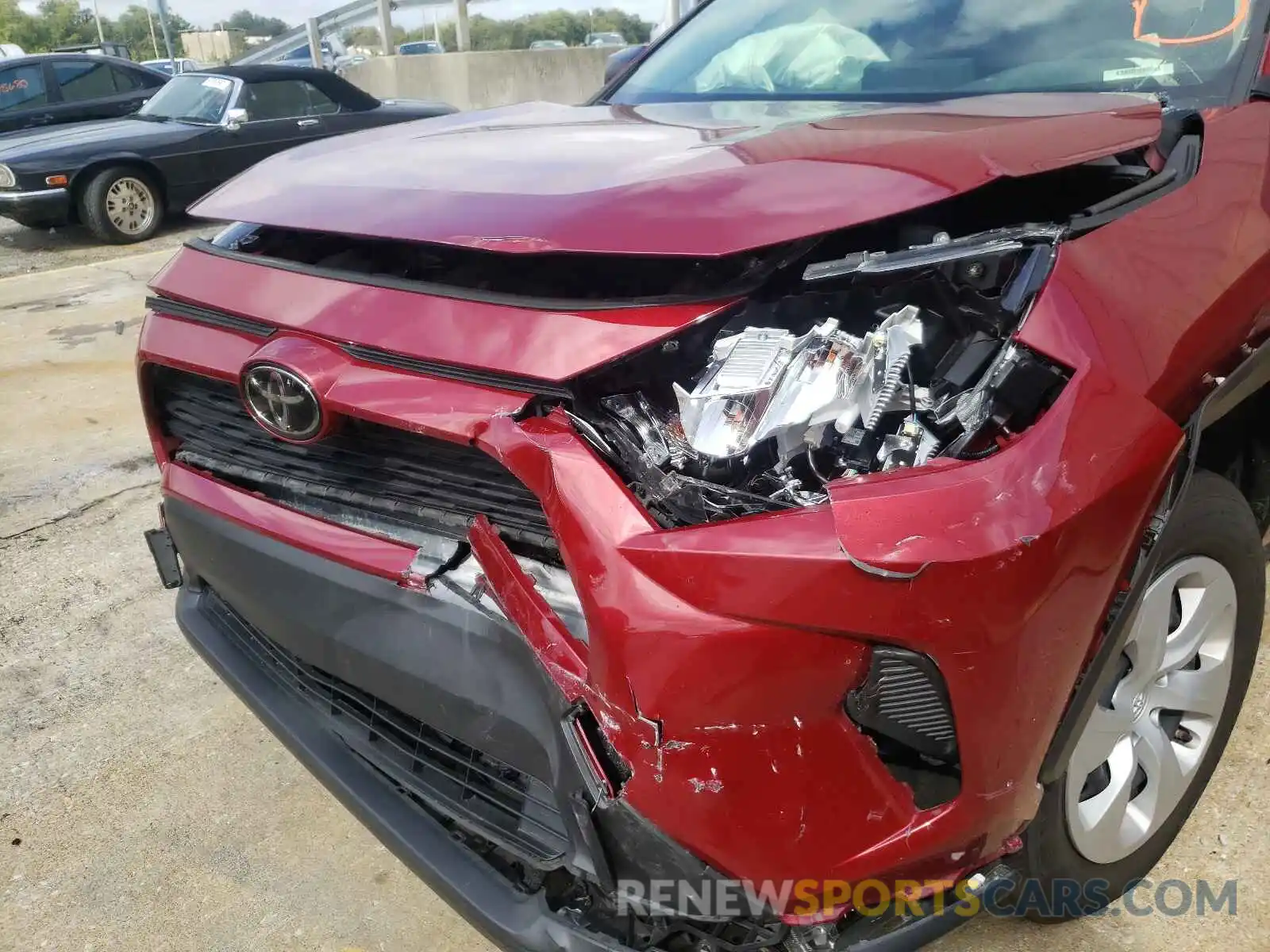 9 Photograph of a damaged car JTMF1RFV5KJ012818 TOYOTA RAV4 2019