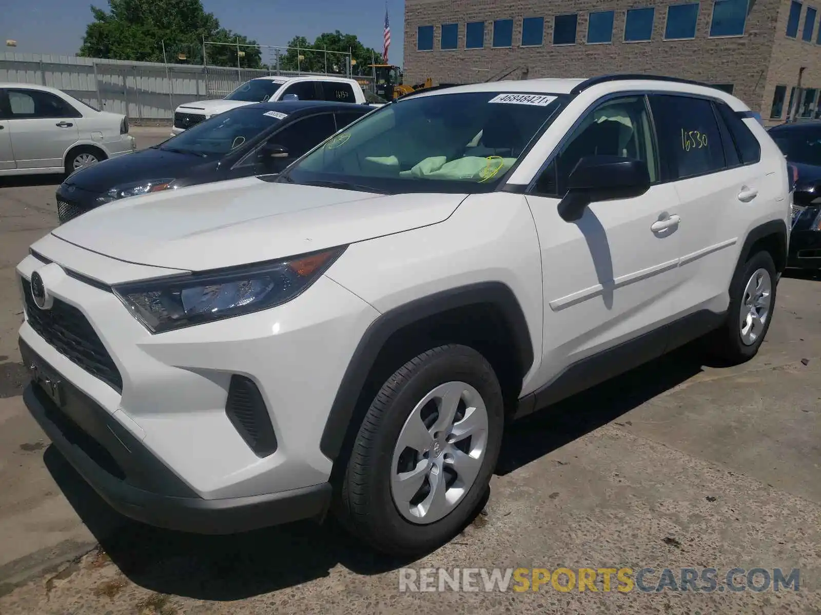 2 Photograph of a damaged car JTMF1RFV5KJ013547 TOYOTA RAV4 2019