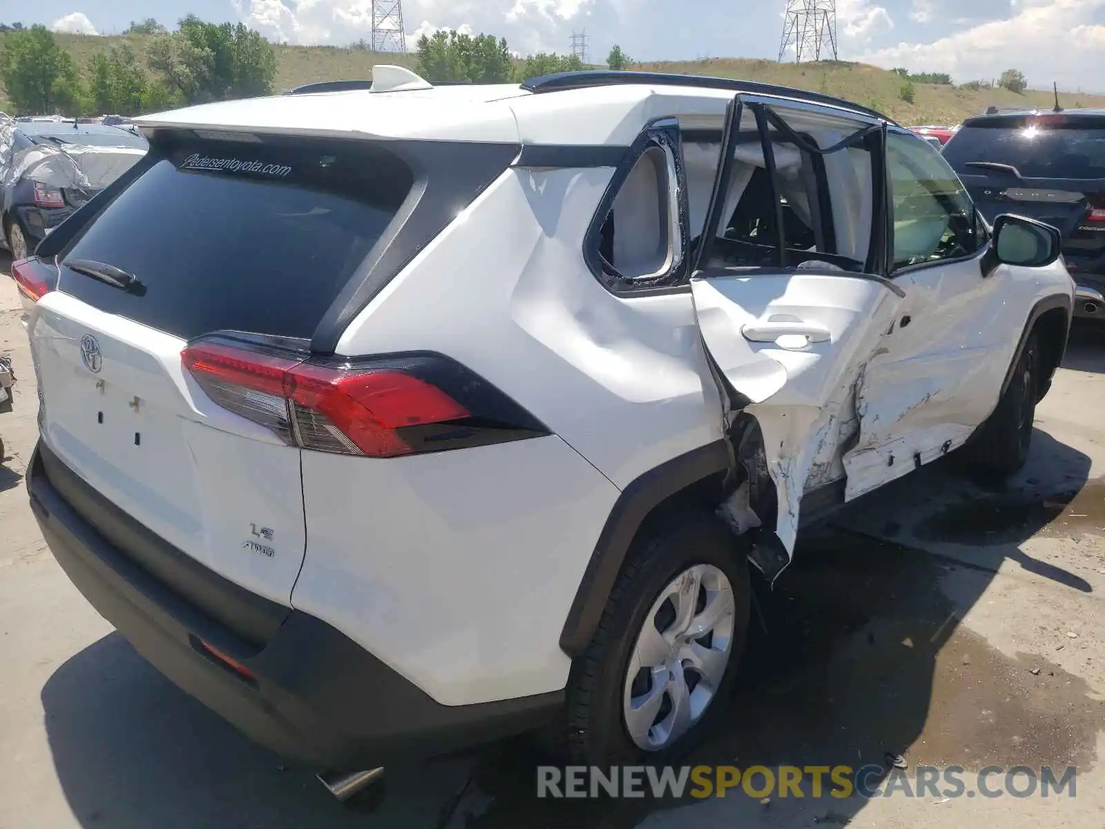 4 Photograph of a damaged car JTMF1RFV5KJ013547 TOYOTA RAV4 2019