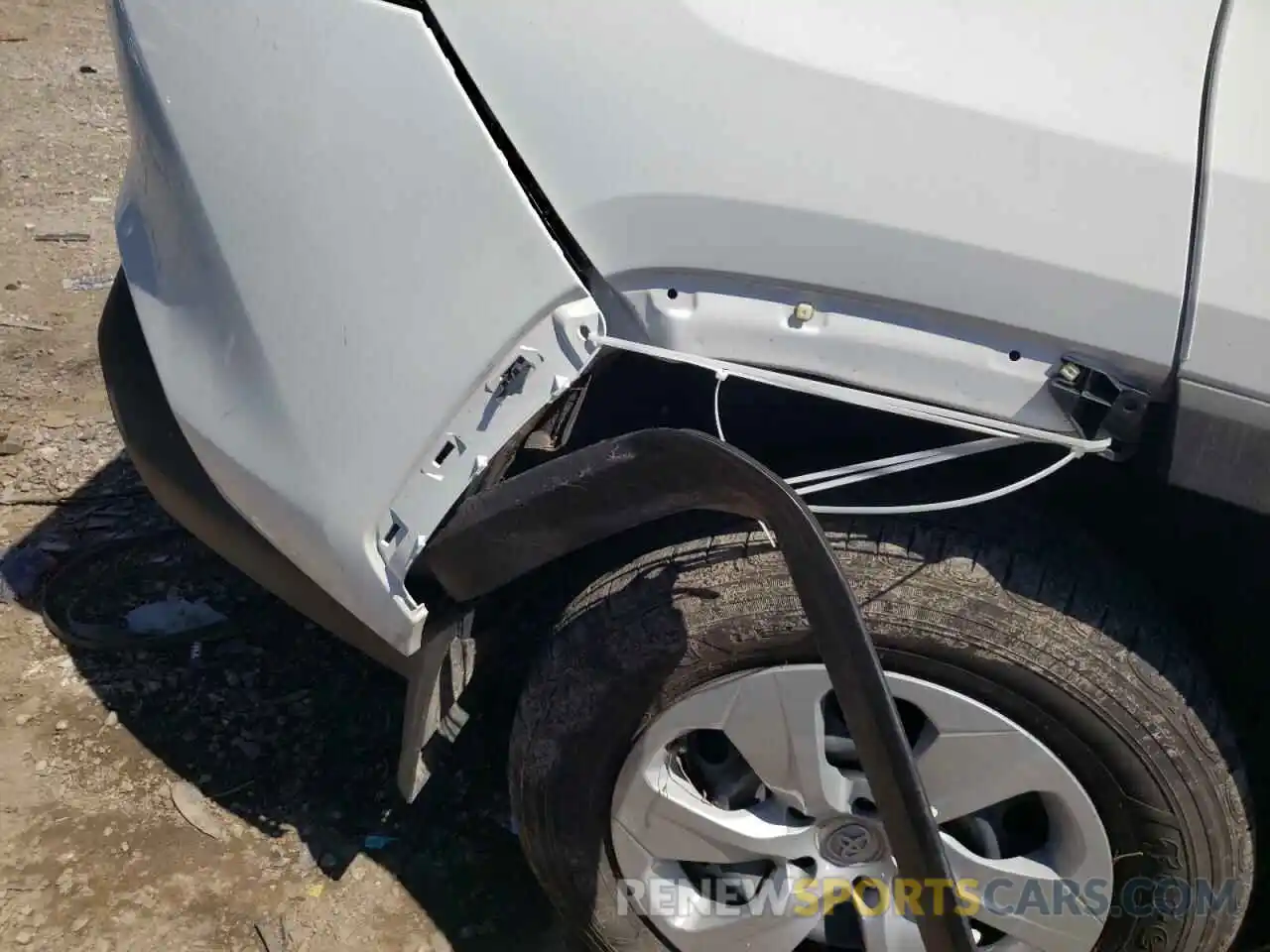 9 Photograph of a damaged car JTMF1RFV5KJ014469 TOYOTA RAV4 2019