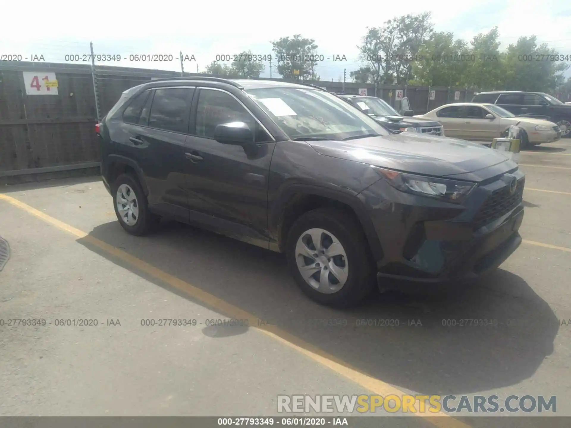 1 Photograph of a damaged car JTMF1RFV5KJ018585 TOYOTA RAV4 2019