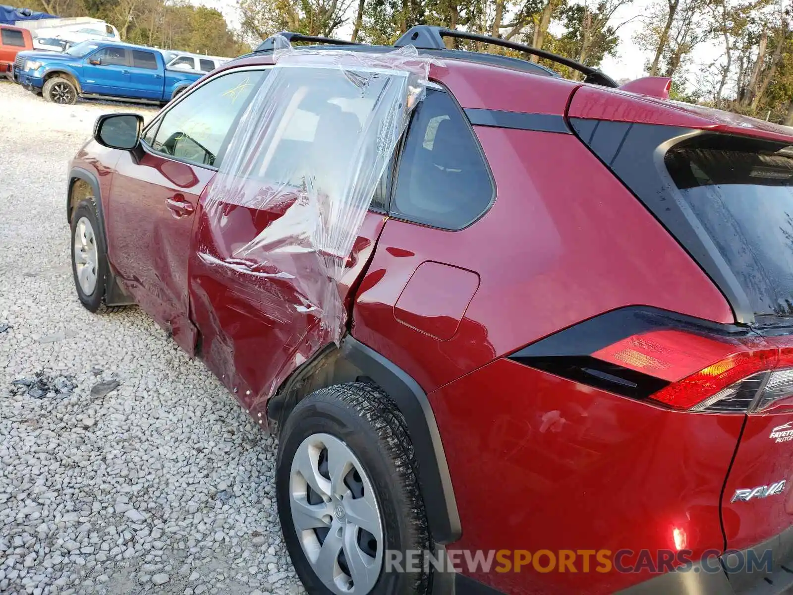 9 Photograph of a damaged car JTMF1RFV6KD003155 TOYOTA RAV4 2019