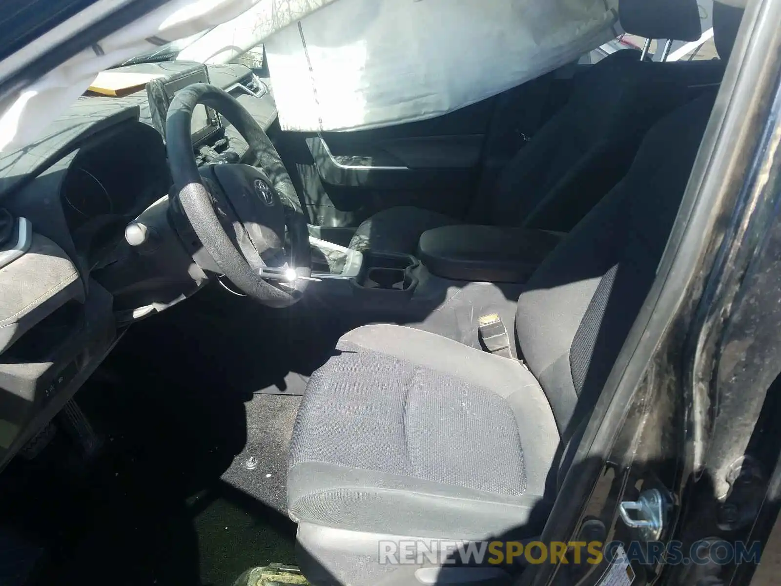 5 Photograph of a damaged car JTMF1RFV6KD027097 TOYOTA RAV4 2019