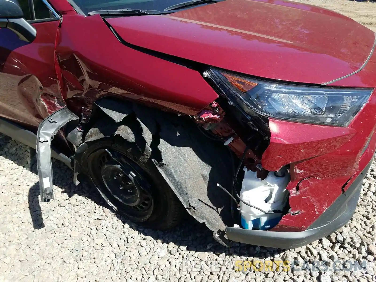 9 Photograph of a damaged car JTMF1RFV6KJ001844 TOYOTA RAV4 2019