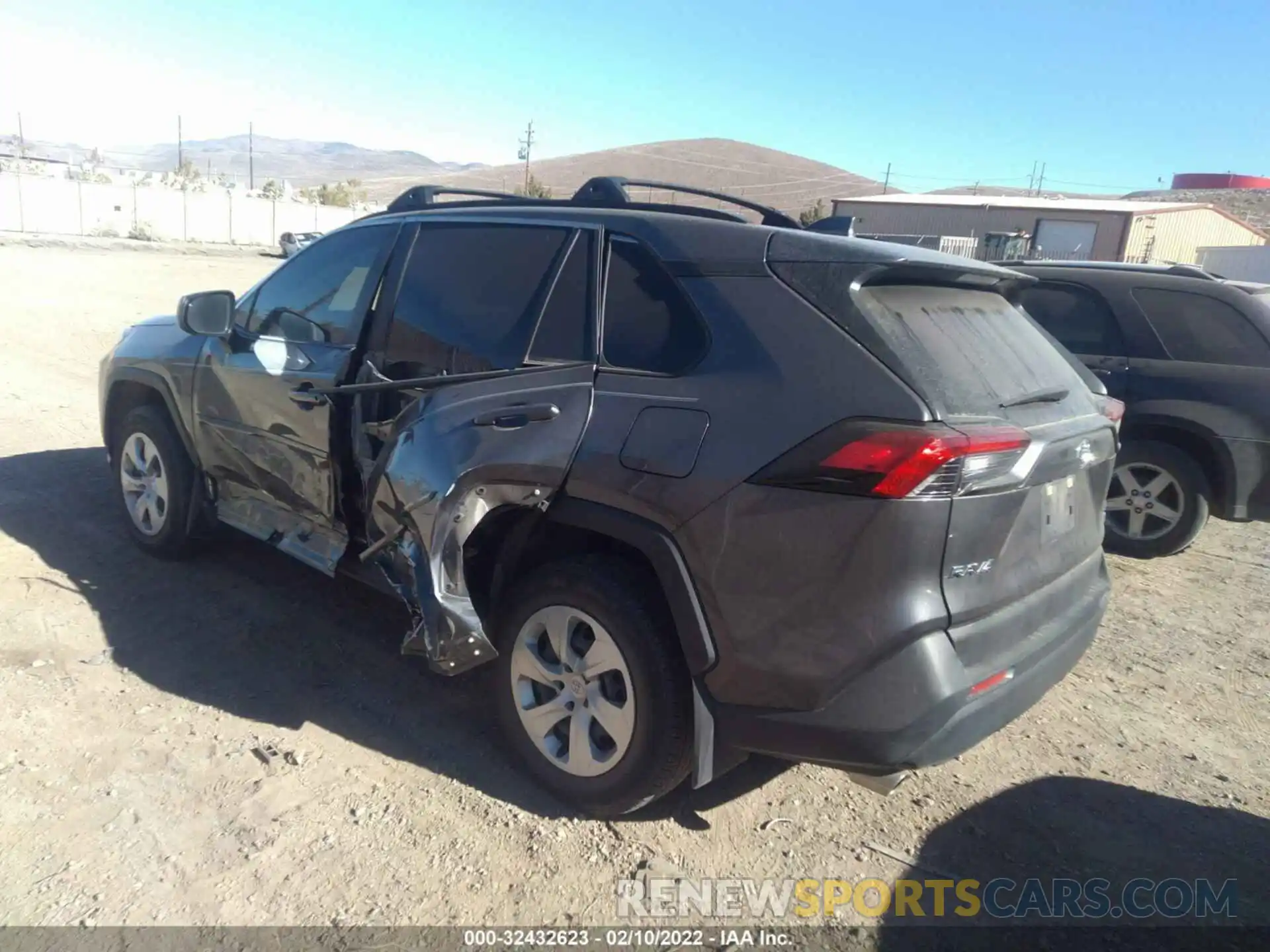 3 Photograph of a damaged car JTMF1RFV6KJ013198 TOYOTA RAV4 2019