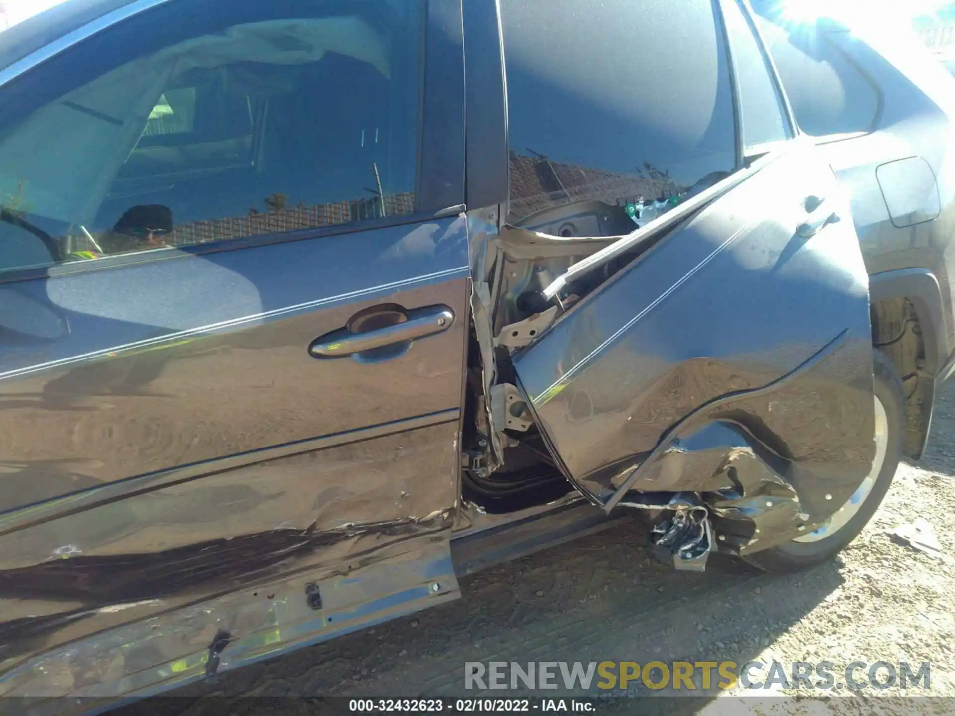 6 Photograph of a damaged car JTMF1RFV6KJ013198 TOYOTA RAV4 2019