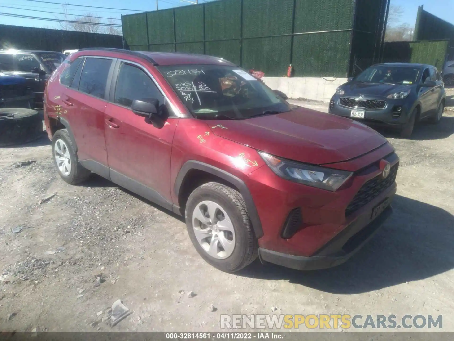 1 Photograph of a damaged car JTMF1RFV7KD011152 TOYOTA RAV4 2019