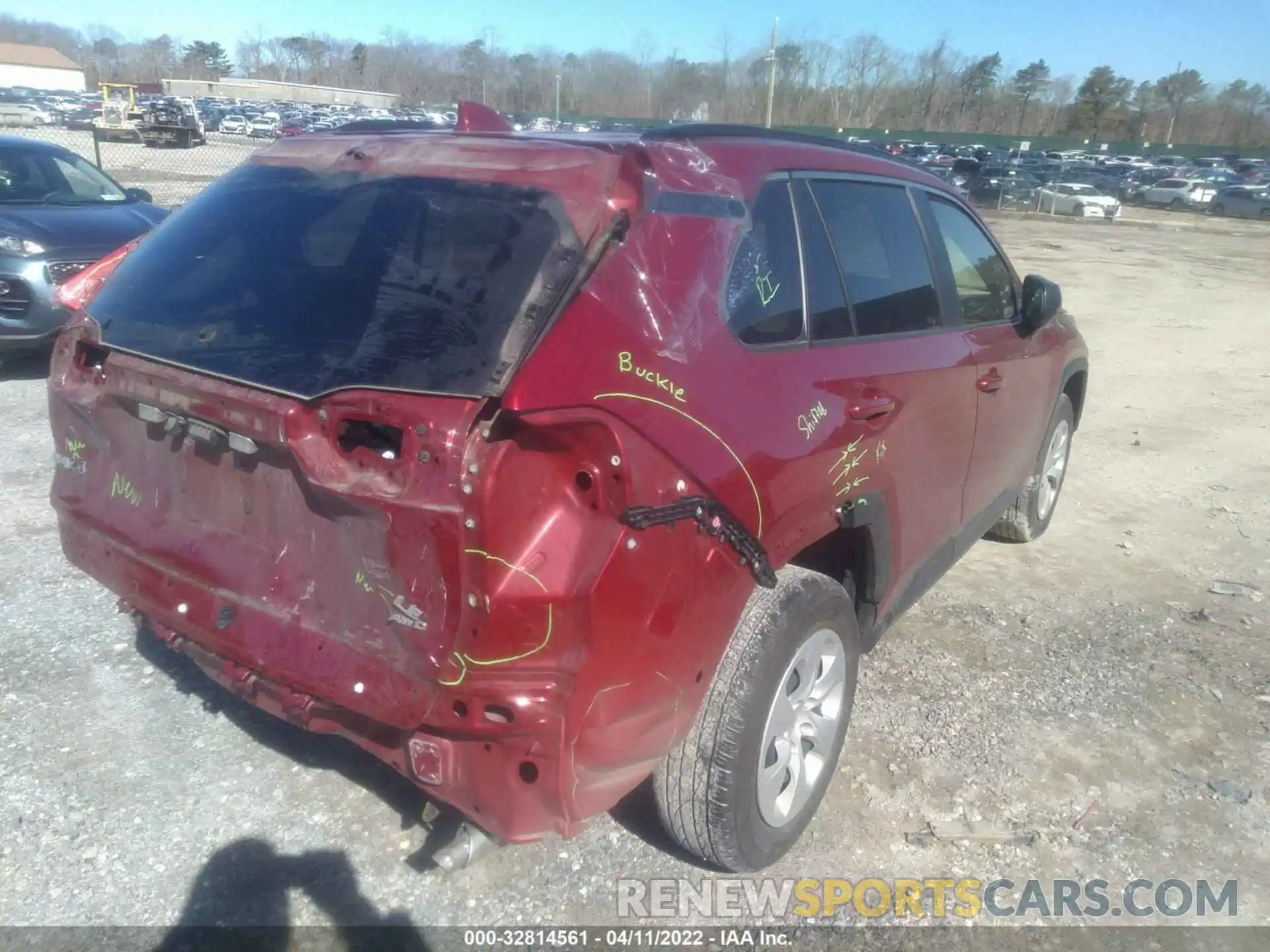 4 Photograph of a damaged car JTMF1RFV7KD011152 TOYOTA RAV4 2019