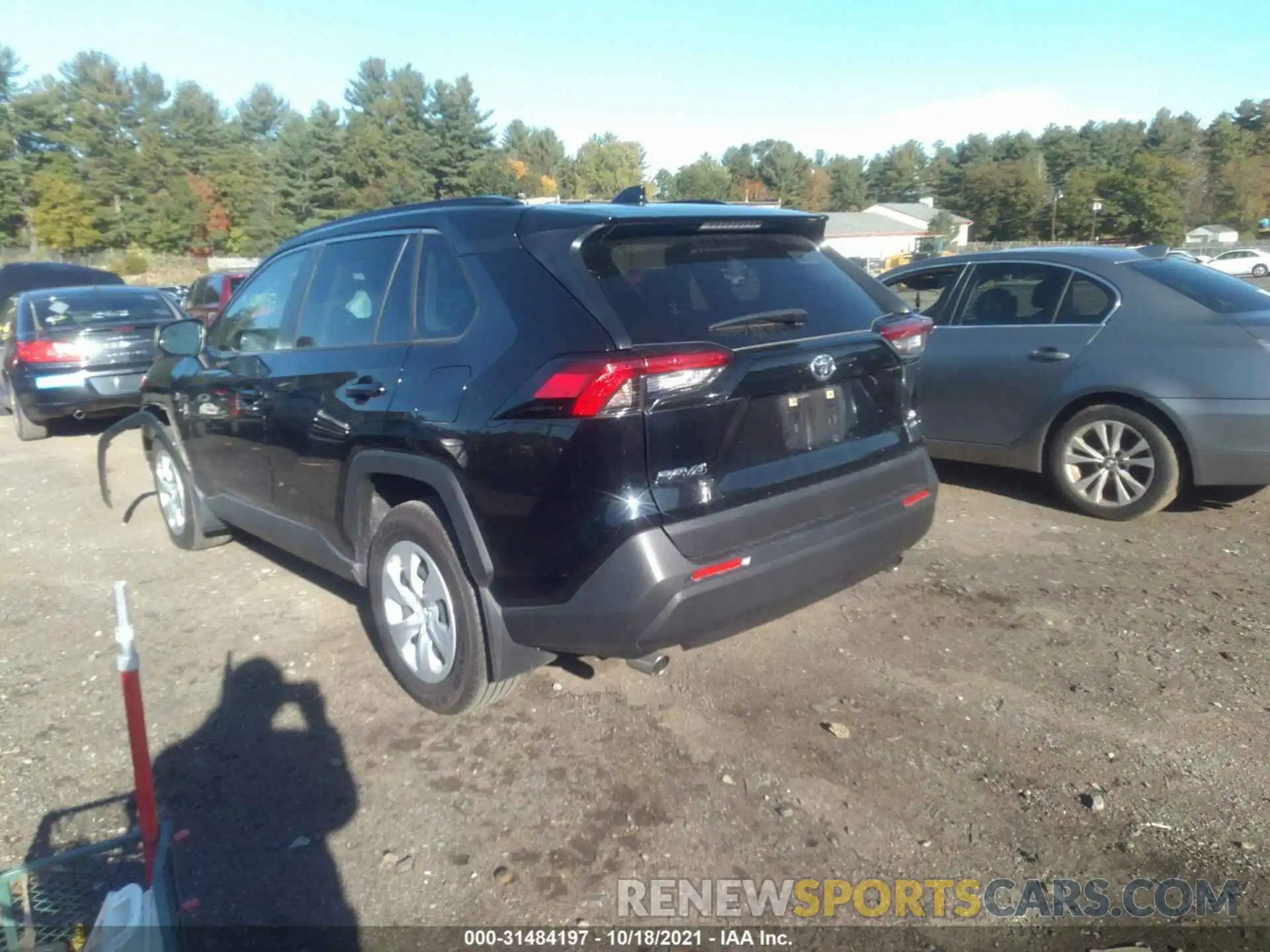 3 Фотография поврежденного автомобиля JTMF1RFV7KD043695 TOYOTA RAV4 2019