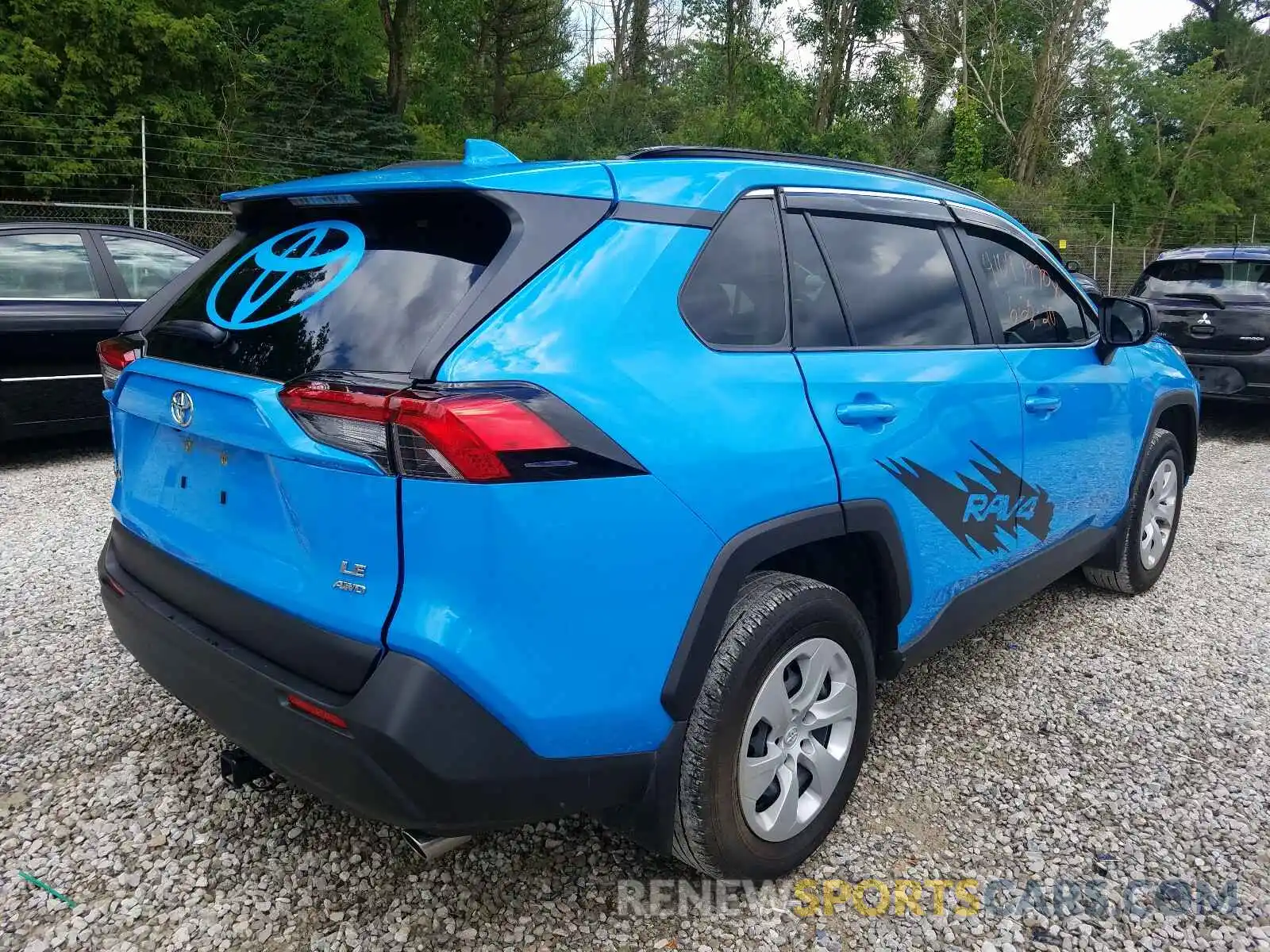 4 Photograph of a damaged car JTMF1RFV7KD046127 TOYOTA RAV4 2019