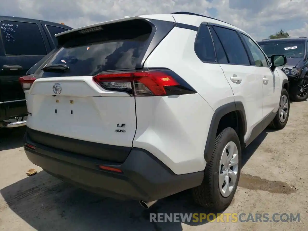 4 Photograph of a damaged car JTMF1RFV7KJ011086 TOYOTA RAV4 2019