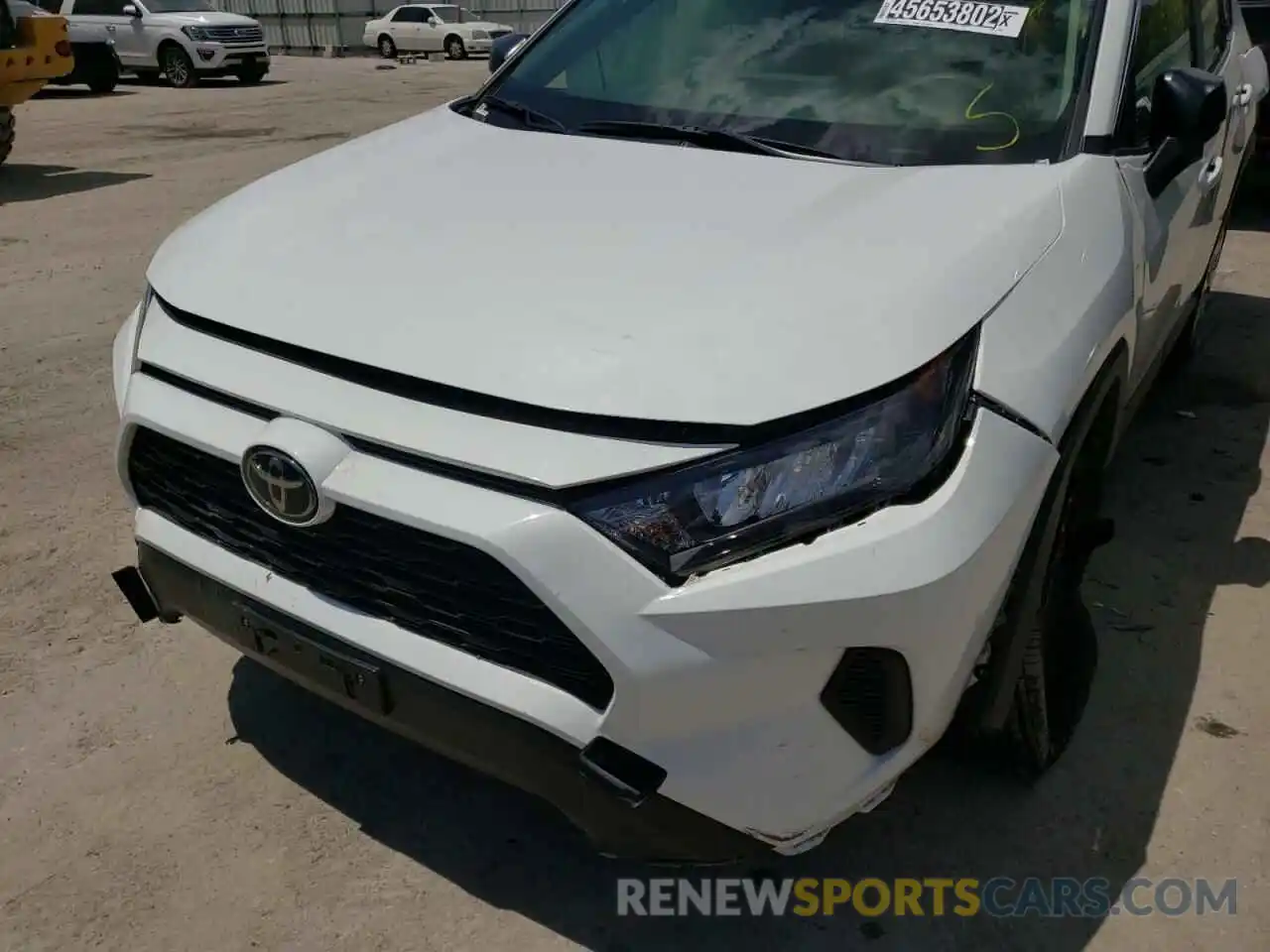 9 Photograph of a damaged car JTMF1RFV7KJ011086 TOYOTA RAV4 2019