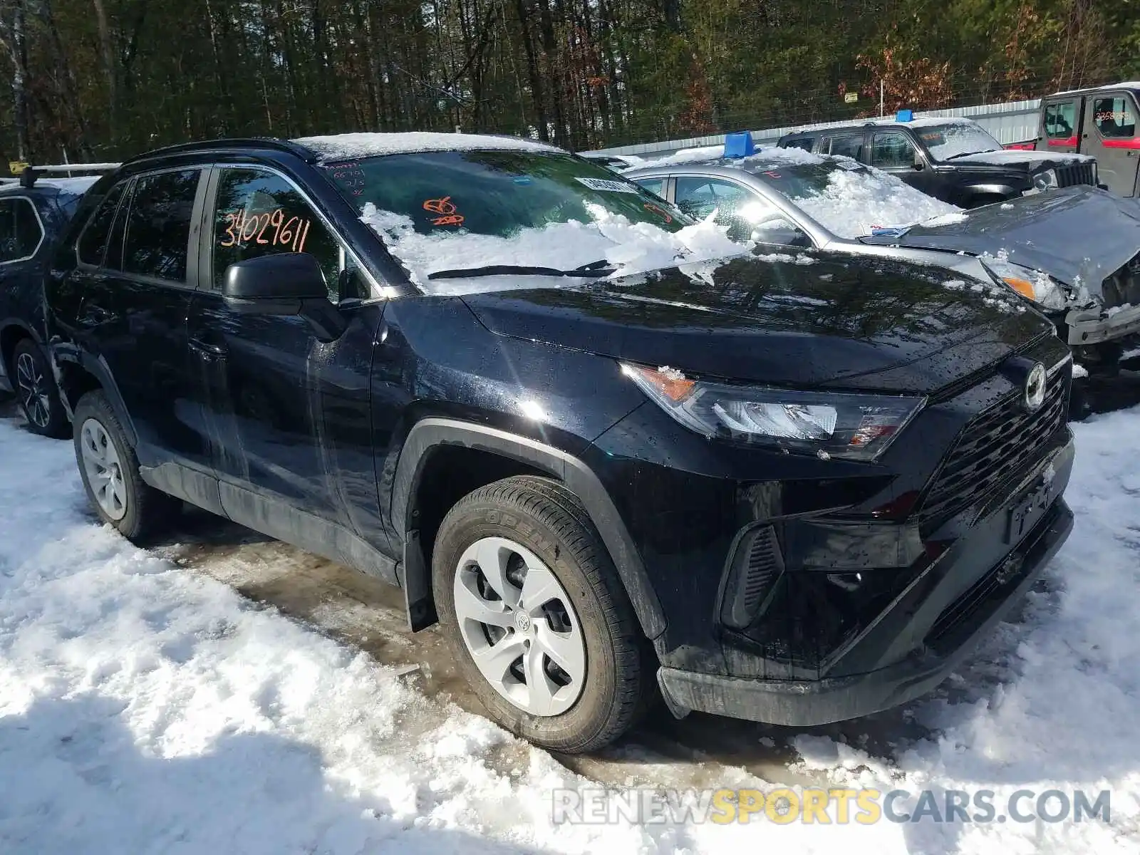 1 Photograph of a damaged car JTMF1RFV8KJ005040 TOYOTA RAV4 2019