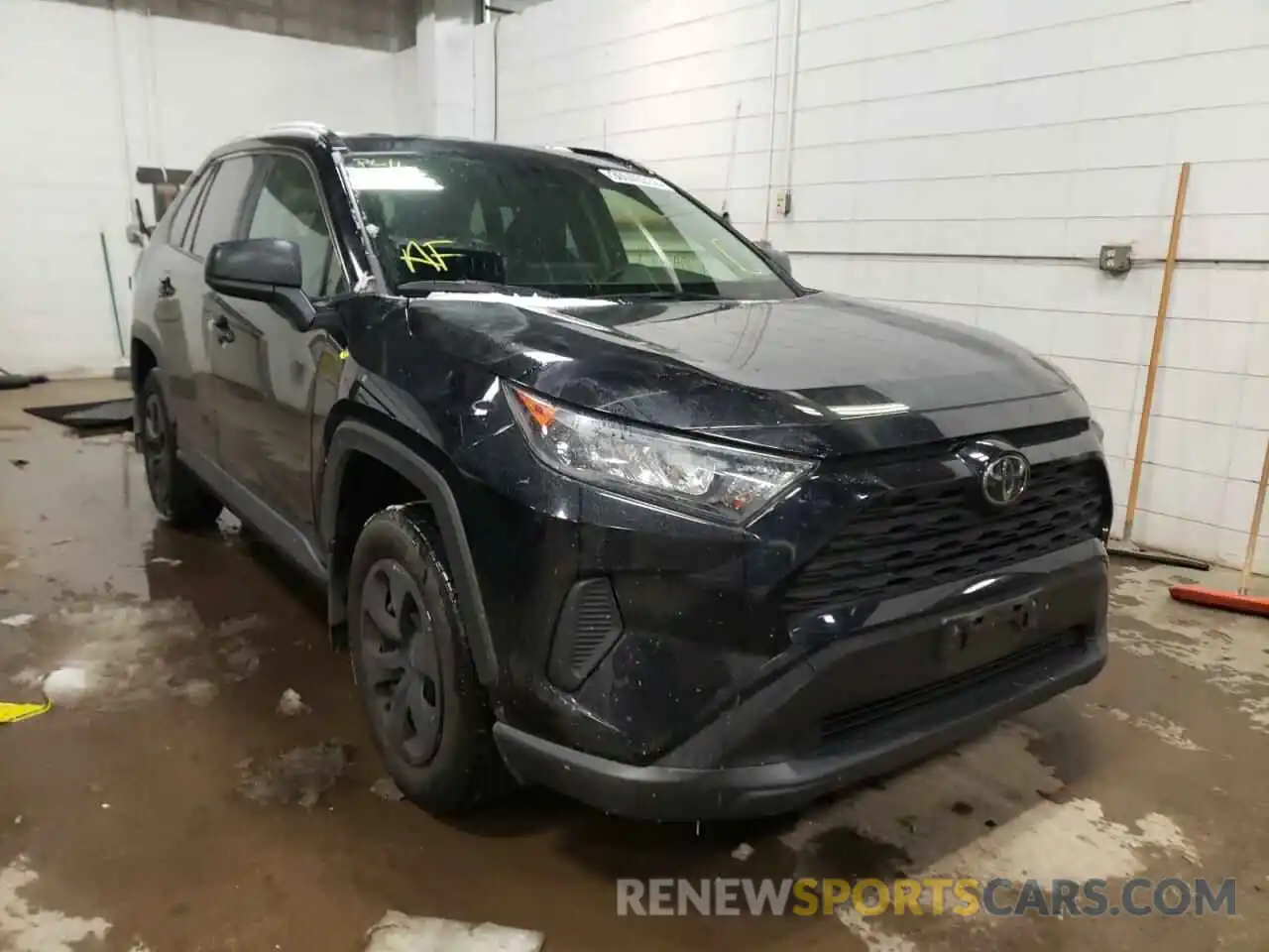 1 Photograph of a damaged car JTMF1RFV8KJ011744 TOYOTA RAV4 2019