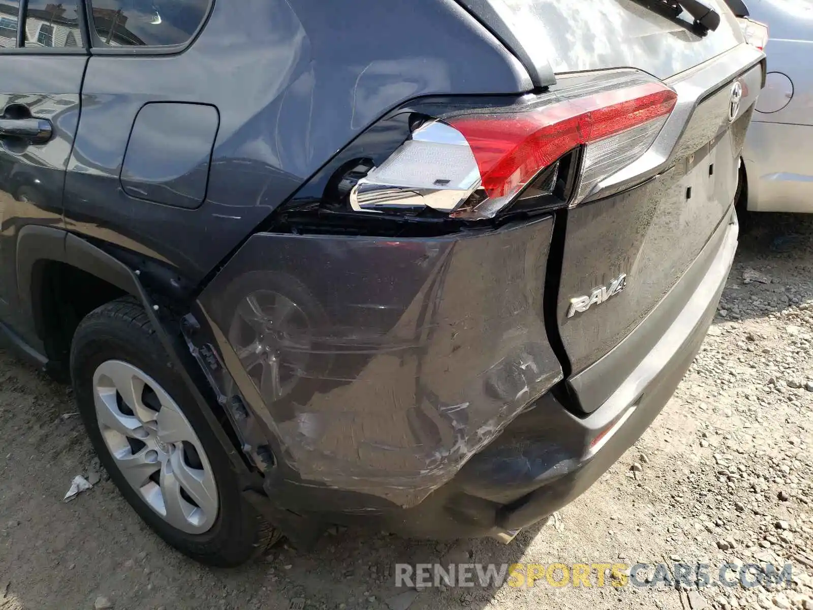 9 Photograph of a damaged car JTMF1RFV8KJ012327 TOYOTA RAV4 2019