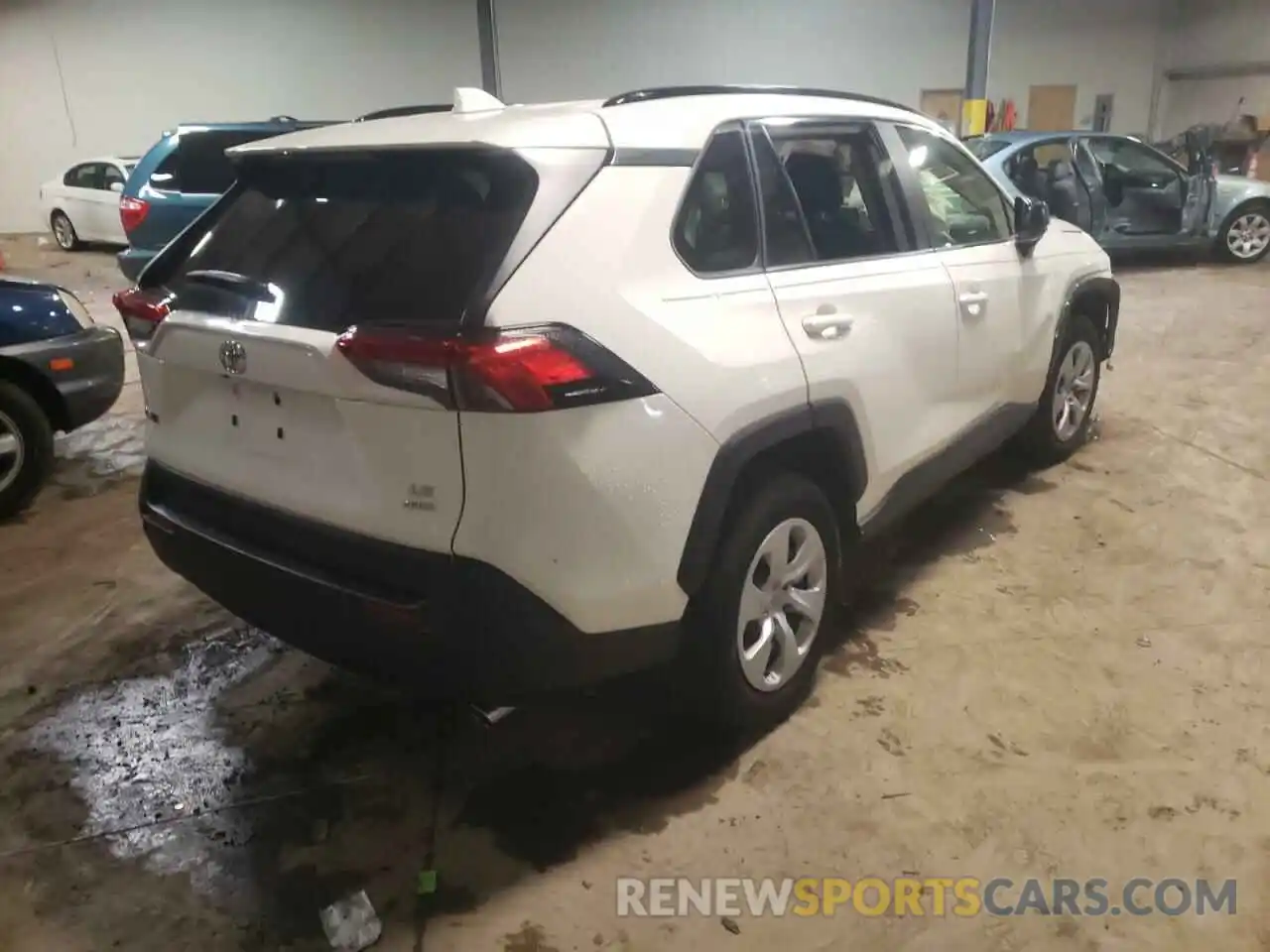 4 Photograph of a damaged car JTMF1RFV8KJ013493 TOYOTA RAV4 2019