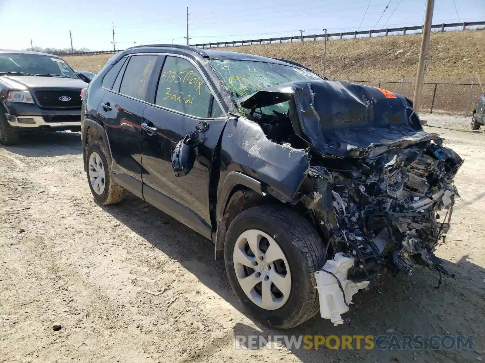 1 Photograph of a damaged car JTMF1RFV9KD005076 TOYOTA RAV4 2019