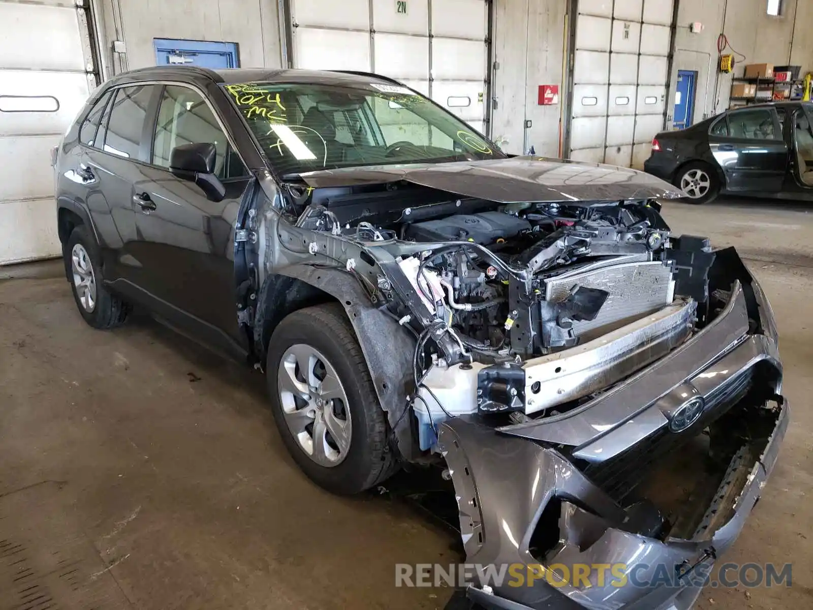 1 Photograph of a damaged car JTMF1RFV9KD033928 TOYOTA RAV4 2019