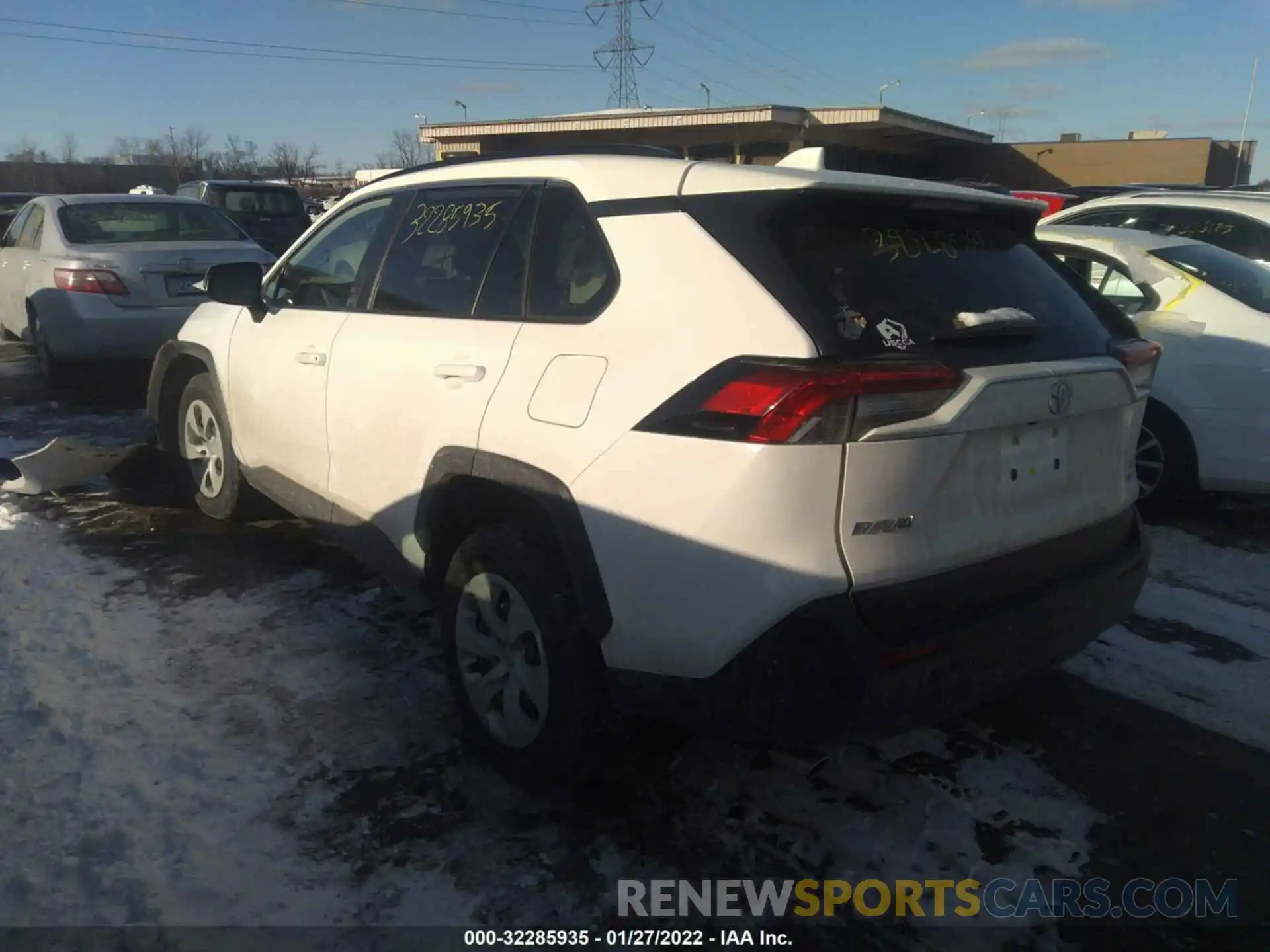 3 Фотография поврежденного автомобиля JTMF1RFV9KD041544 TOYOTA RAV4 2019