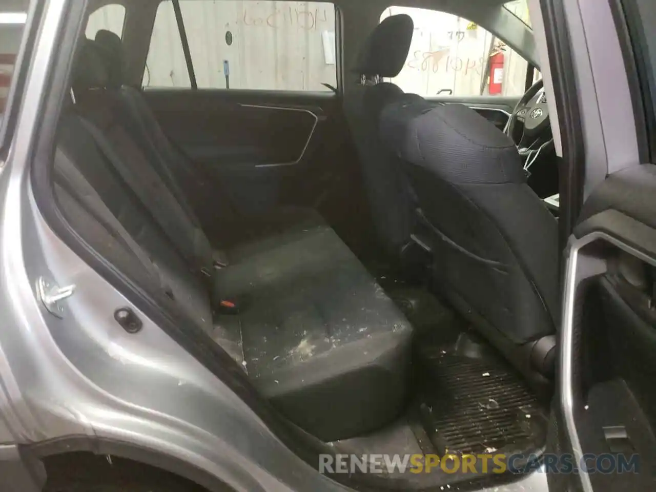 6 Photograph of a damaged car JTMF1RFV9KD044668 TOYOTA RAV4 2019