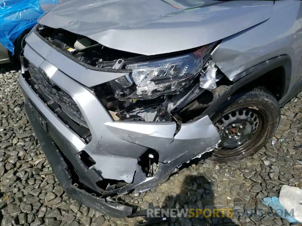 9 Photograph of a damaged car JTMF1RFV9KD047487 TOYOTA RAV4 2019