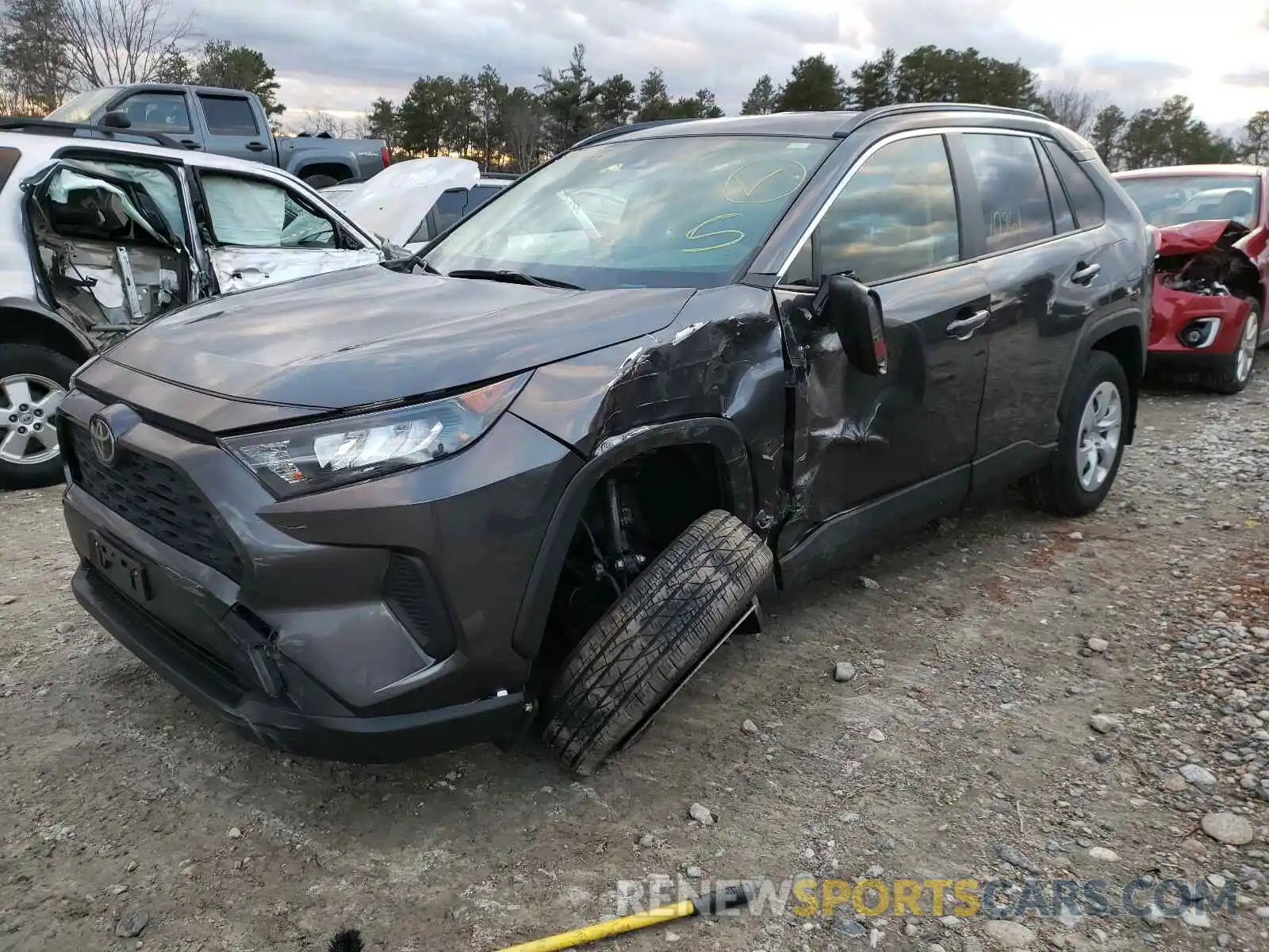 2 Photograph of a damaged car JTMF1RFV9KJ011509 TOYOTA RAV4 2019