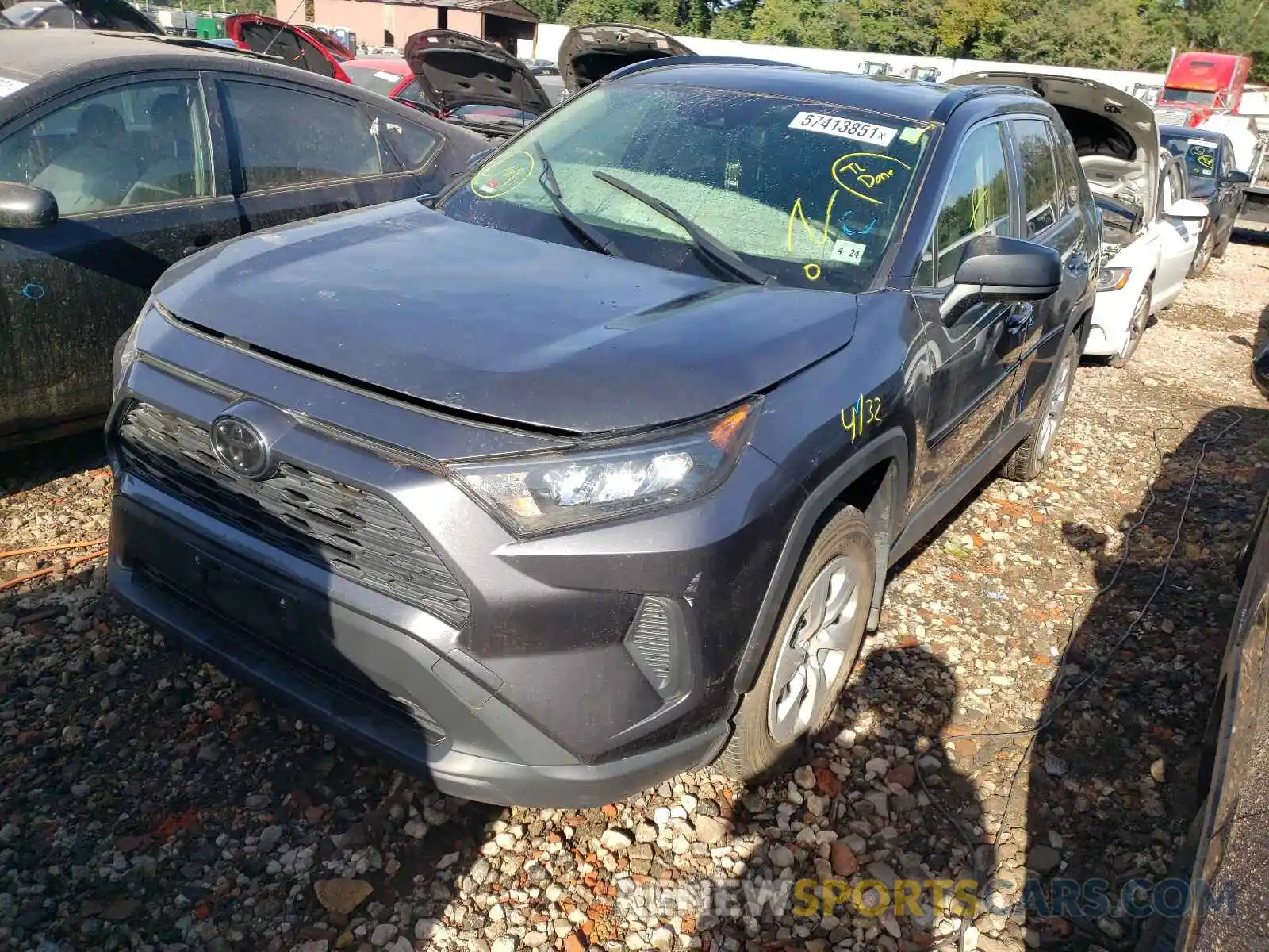 2 Photograph of a damaged car JTMF1RFV9KJ013972 TOYOTA RAV4 2019