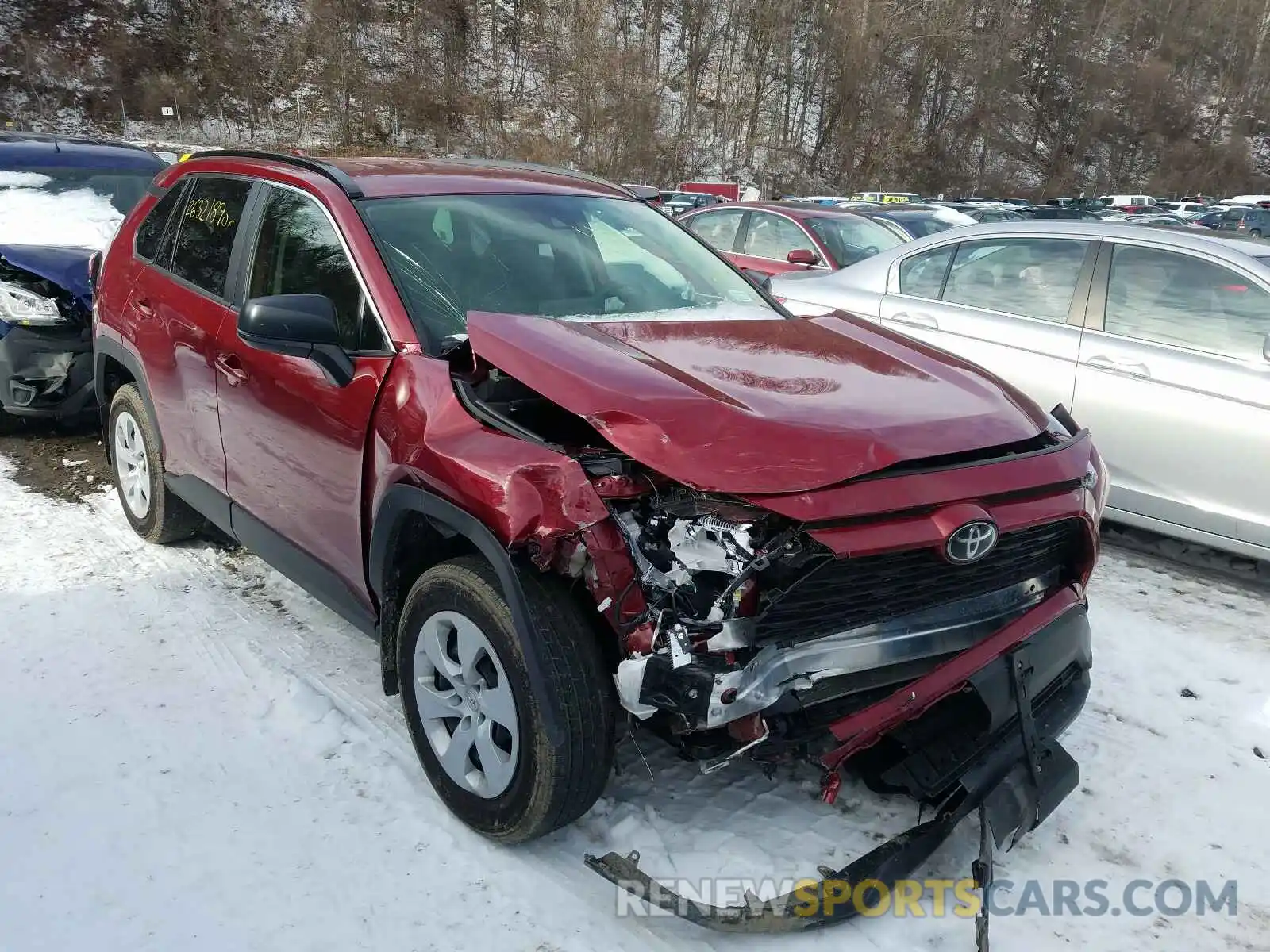 1 Photograph of a damaged car JTMF1RFVXKD011632 TOYOTA RAV4 2019