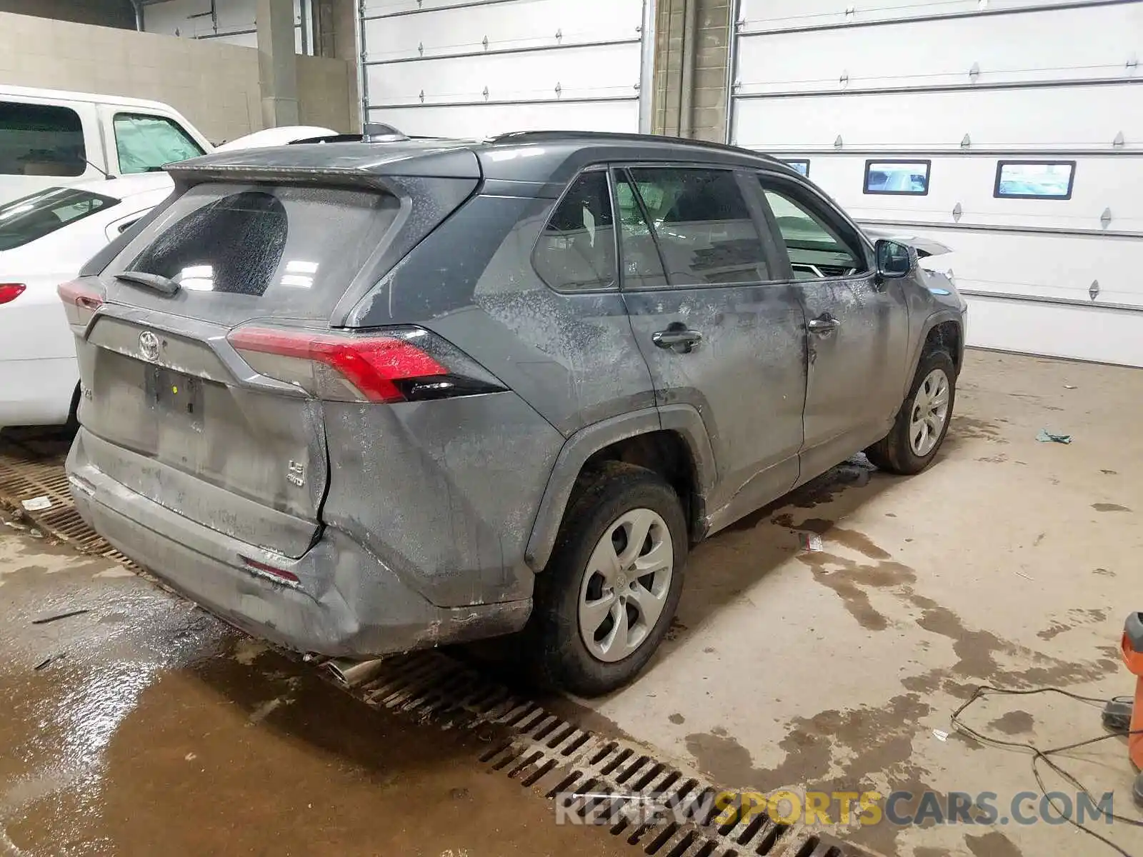 4 Photograph of a damaged car JTMF1RFVXKD016216 TOYOTA RAV4 2019