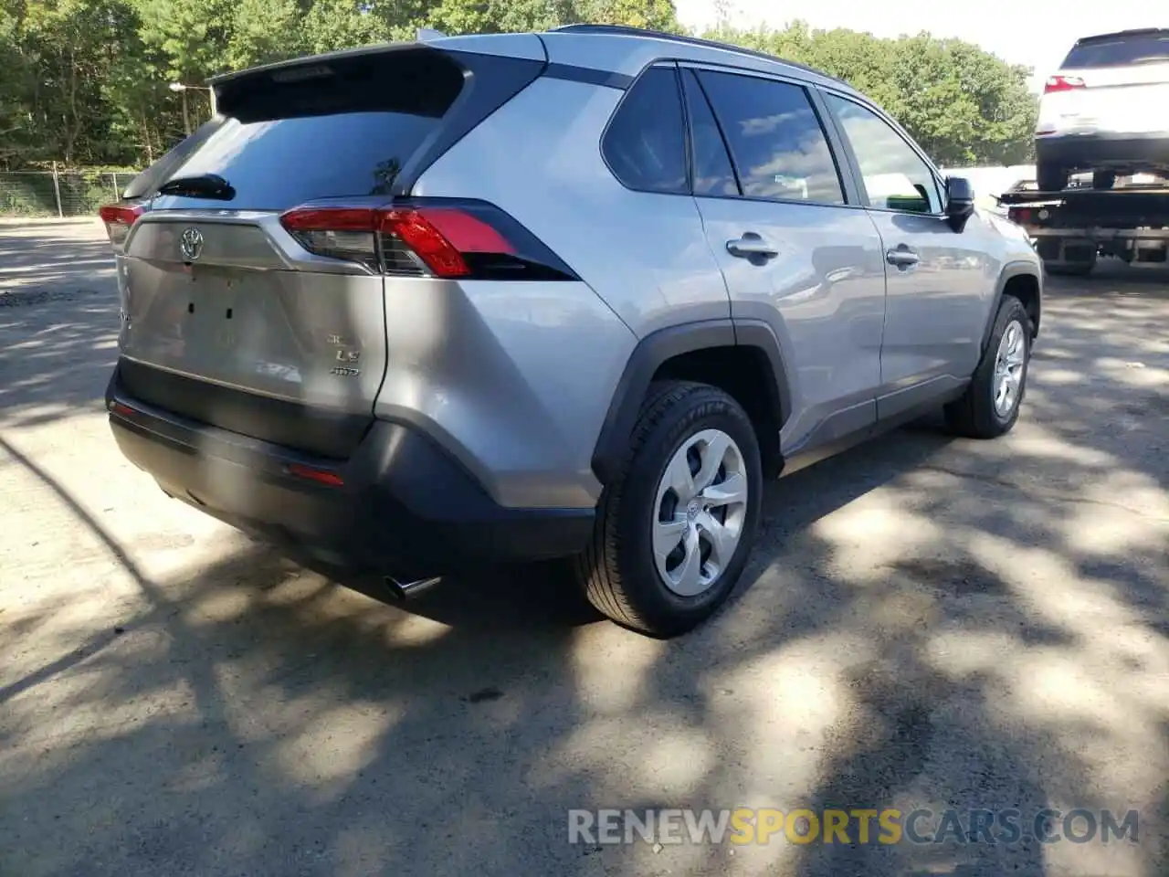 4 Photograph of a damaged car JTMF1RFVXKD017642 TOYOTA RAV4 2019