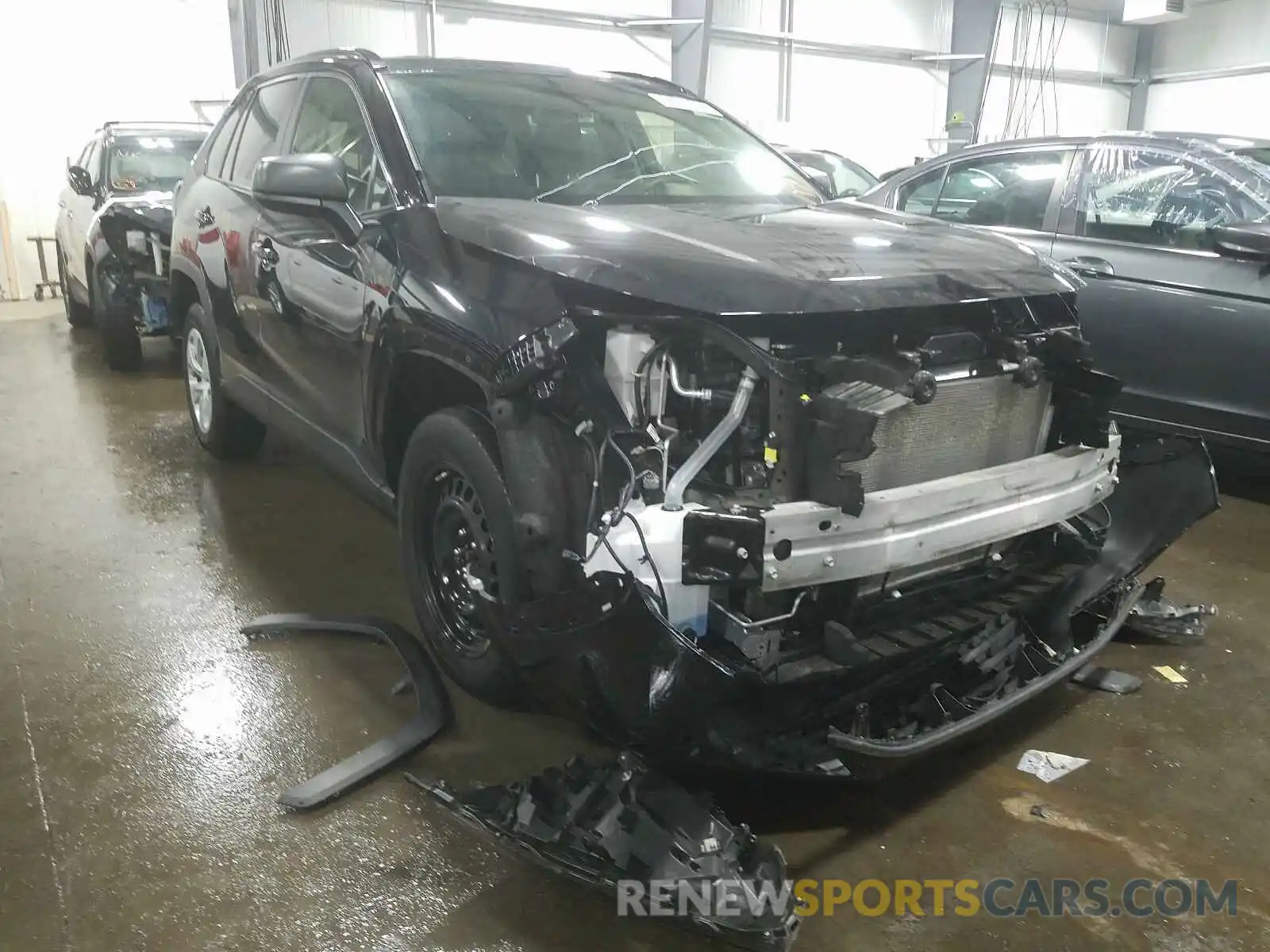 1 Photograph of a damaged car JTMF1RFVXKD020427 TOYOTA RAV4 2019