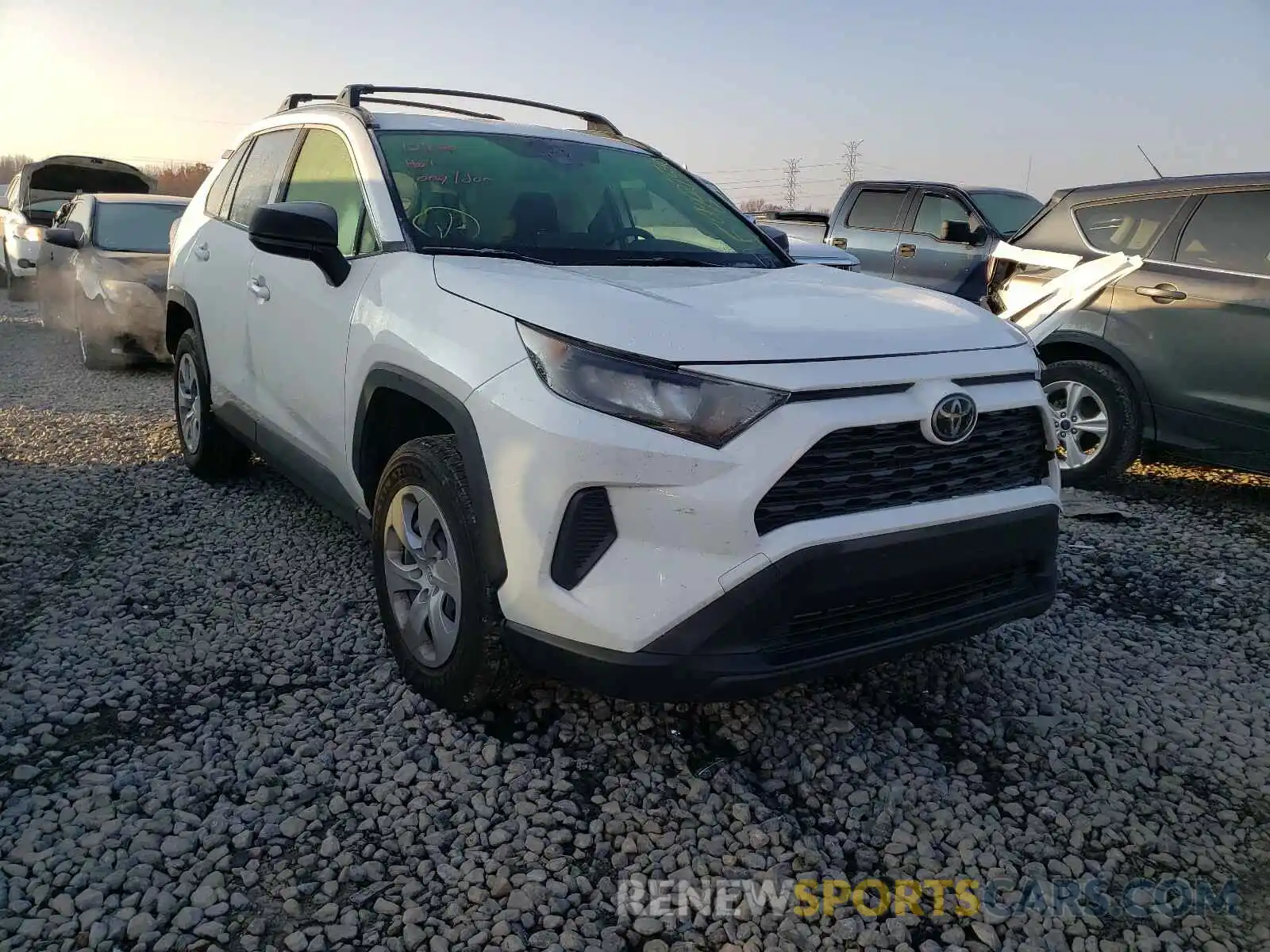 1 Photograph of a damaged car JTMF1RFVXKD020735 TOYOTA RAV4 2019