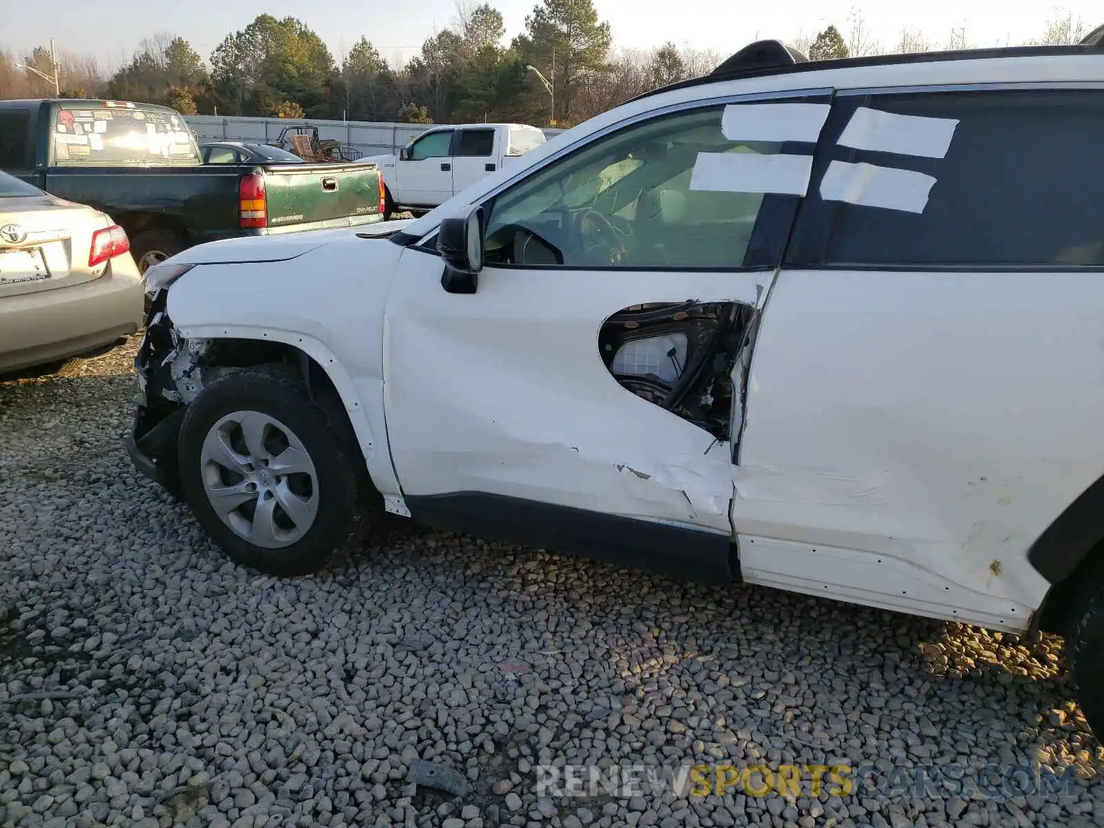 9 Photograph of a damaged car JTMF1RFVXKD020735 TOYOTA RAV4 2019