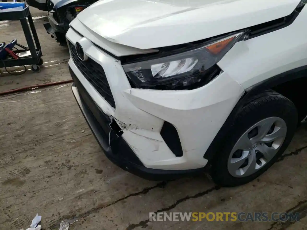 9 Photograph of a damaged car JTMF1RFVXKD022498 TOYOTA RAV4 2019