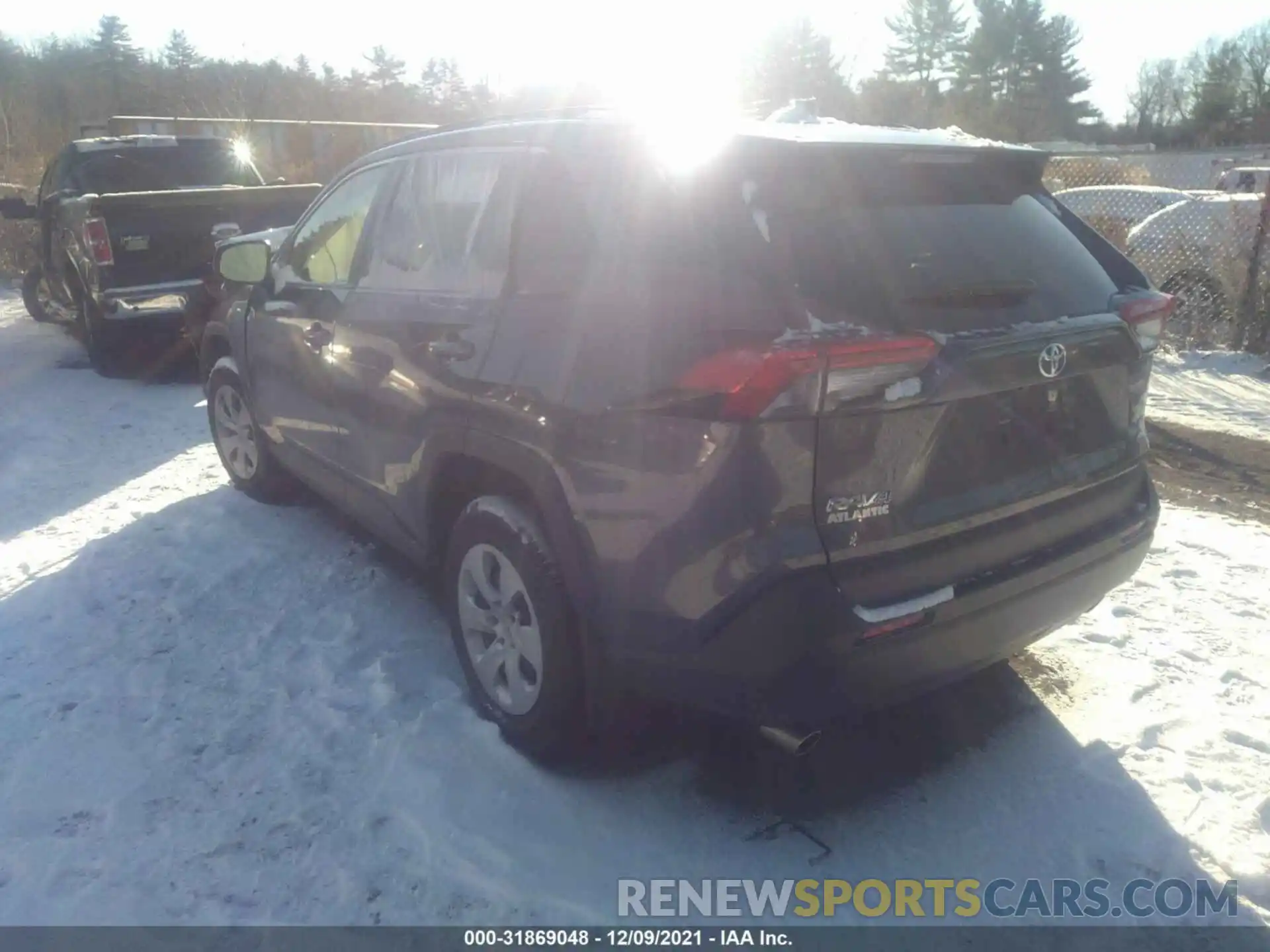 3 Photograph of a damaged car JTMF1RFVXKD025708 TOYOTA RAV4 2019