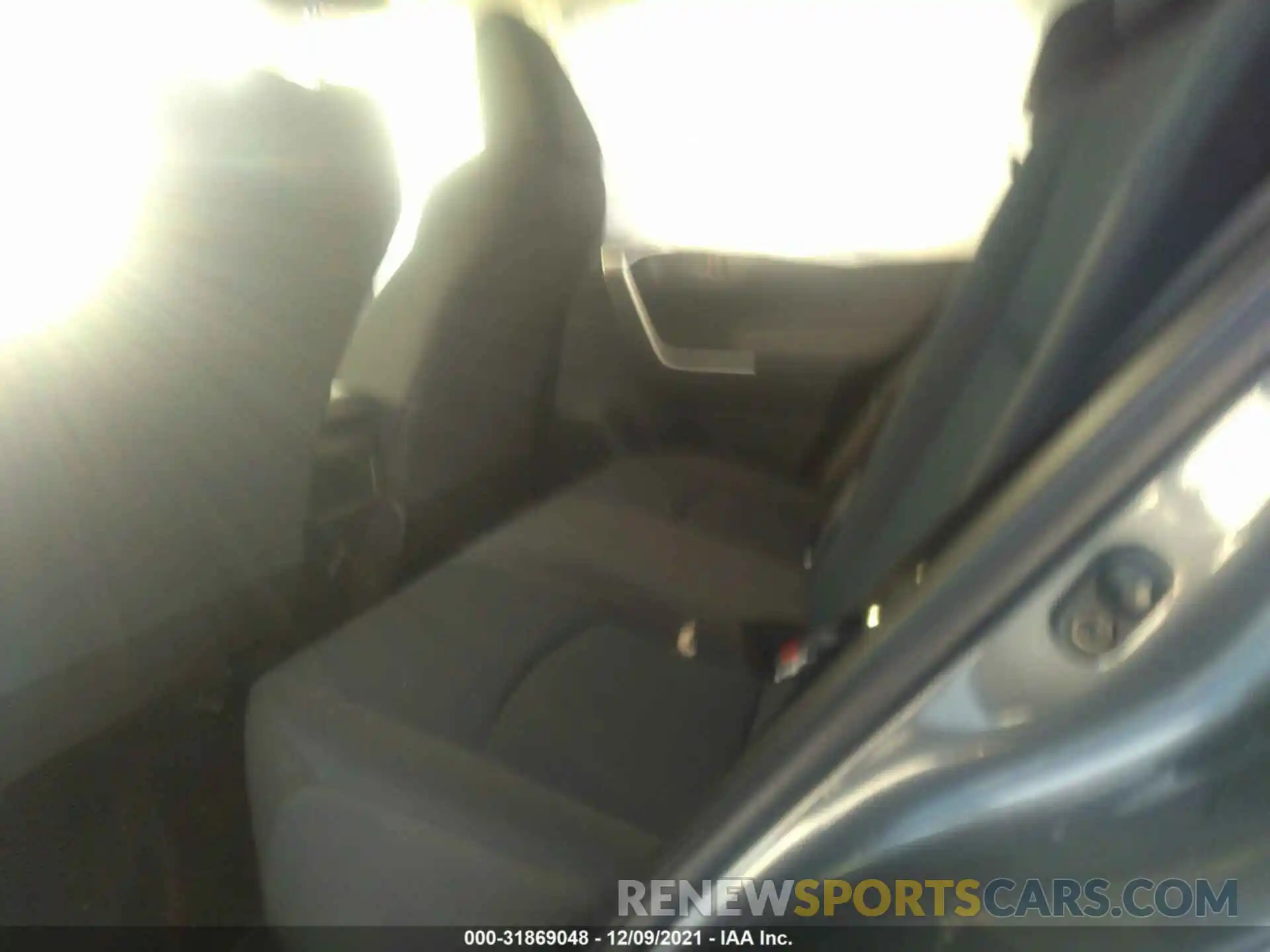 8 Photograph of a damaged car JTMF1RFVXKD025708 TOYOTA RAV4 2019