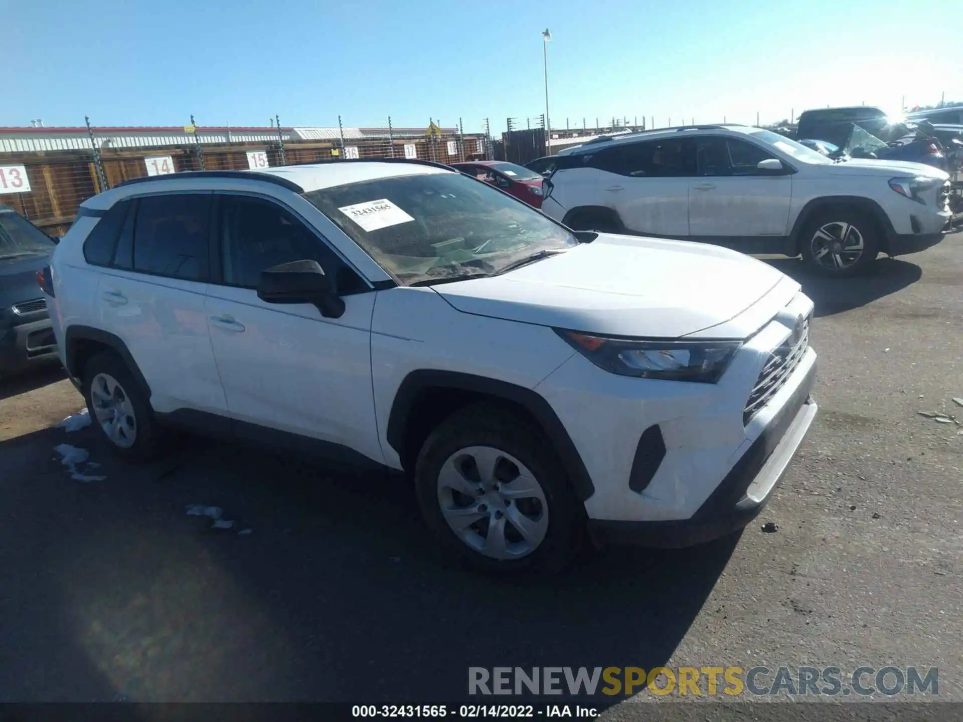 1 Photograph of a damaged car JTMF1RFVXKD029113 TOYOTA RAV4 2019