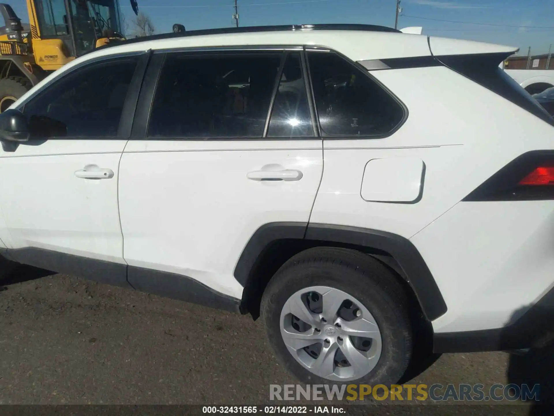 6 Photograph of a damaged car JTMF1RFVXKD029113 TOYOTA RAV4 2019