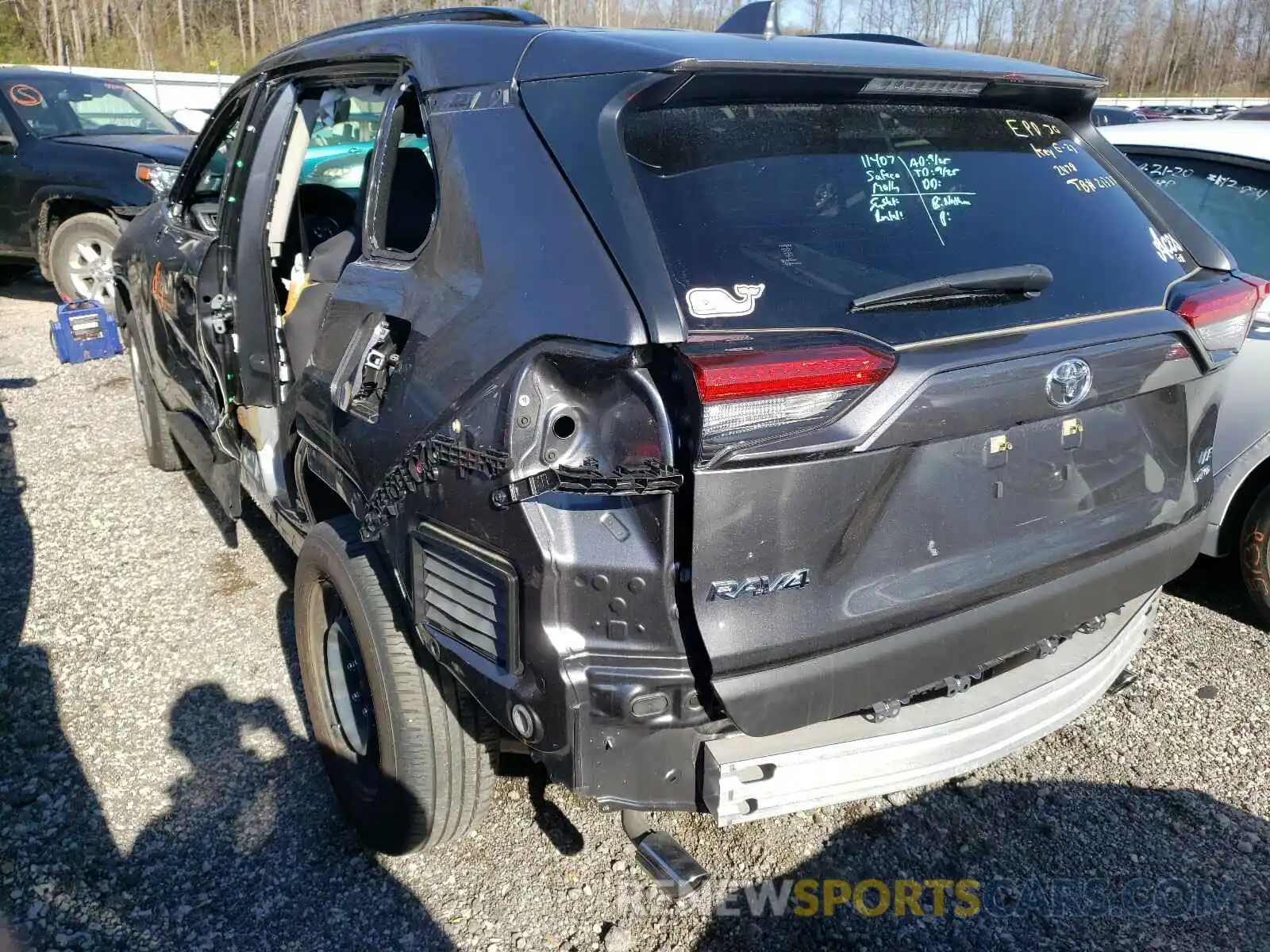 3 Photograph of a damaged car JTMF1RFVXKD032478 TOYOTA RAV4 2019