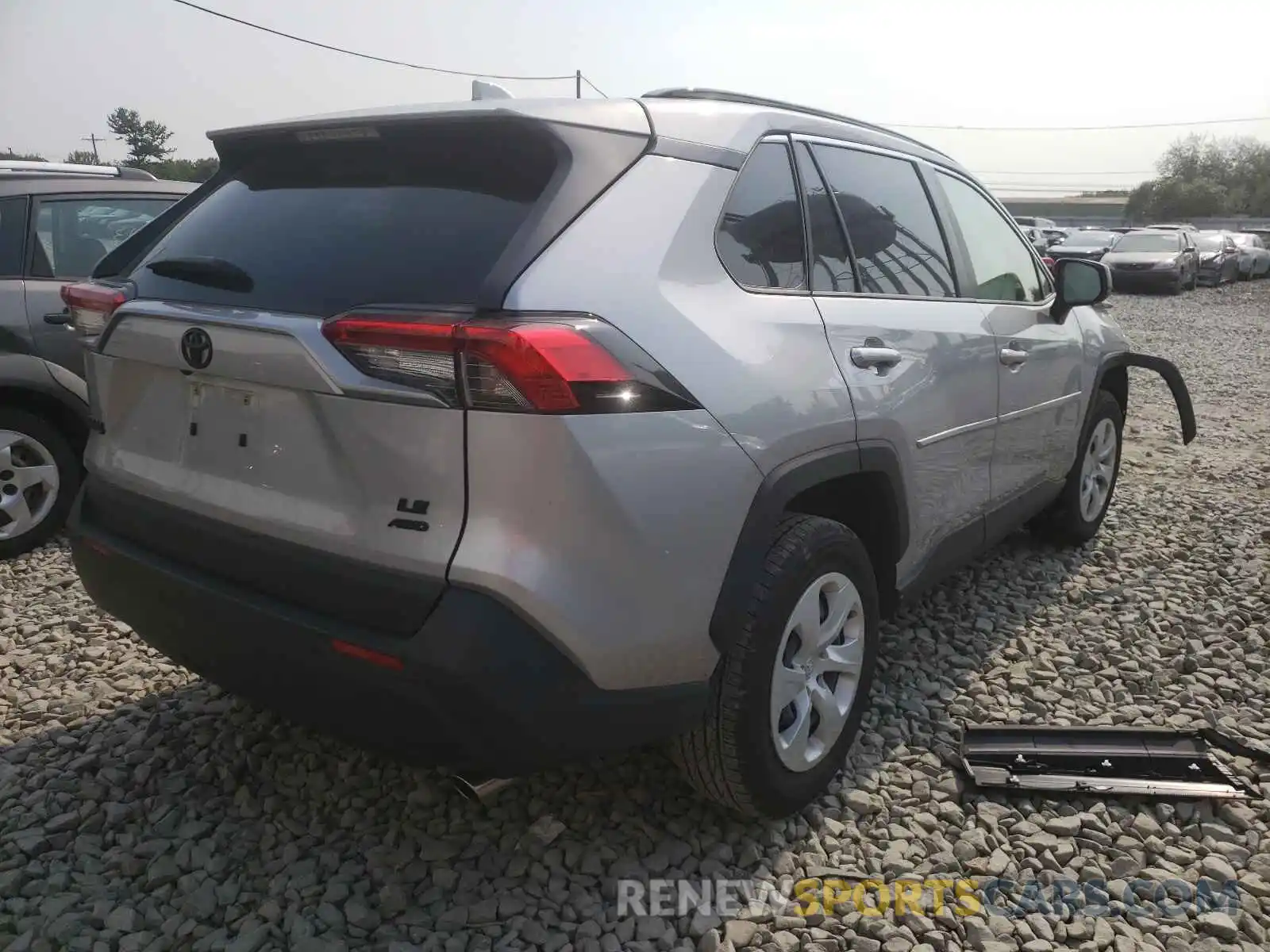 4 Photograph of a damaged car JTMF1RFVXKD046624 TOYOTA RAV4 2019