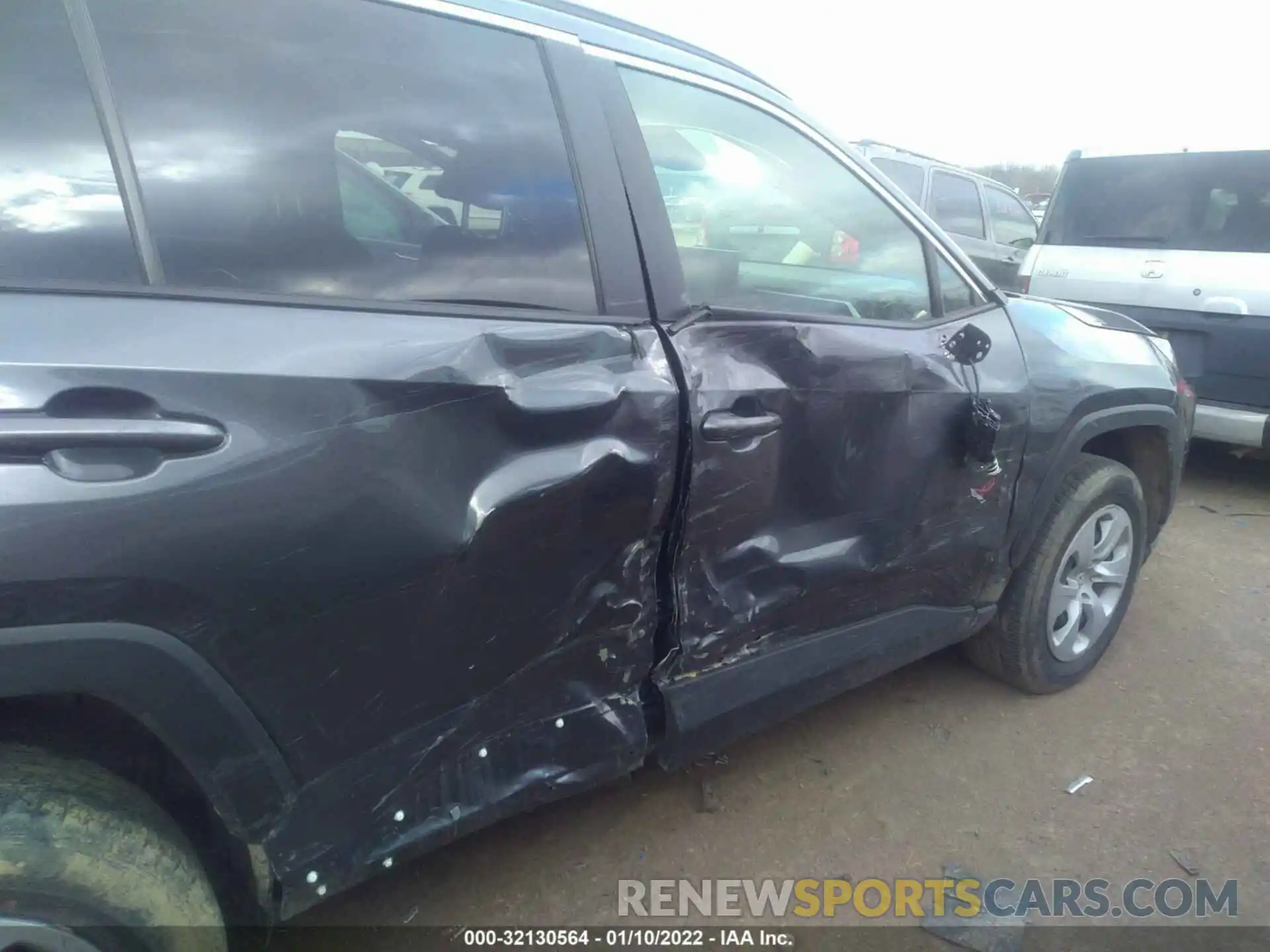 6 Photograph of a damaged car JTMF1RFVXKD047532 TOYOTA RAV4 2019