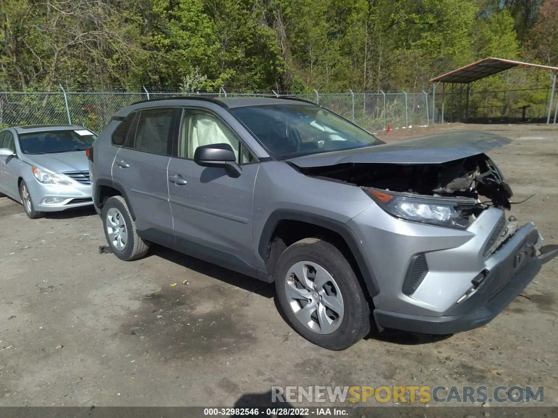 1 Photograph of a damaged car JTMF1RFVXKD508387 TOYOTA RAV4 2019